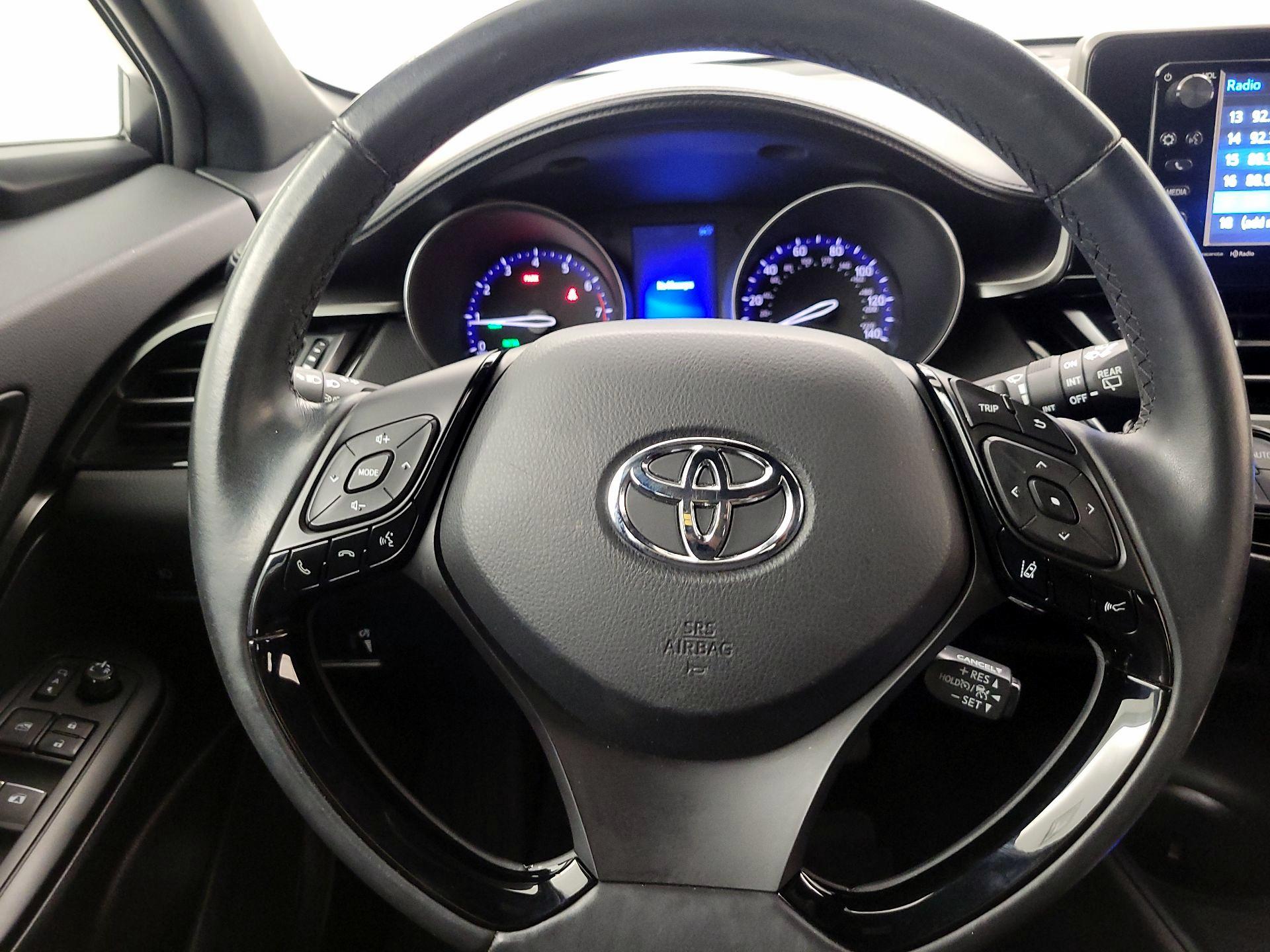Thumbnail: 2018 Toyota C-HR - 10