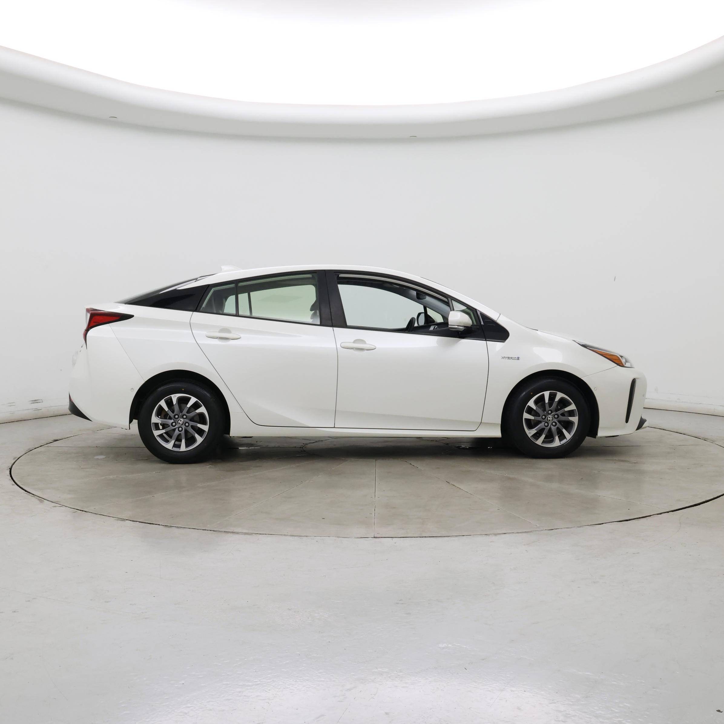 Thumbnail: 2020 Toyota Prius - 7