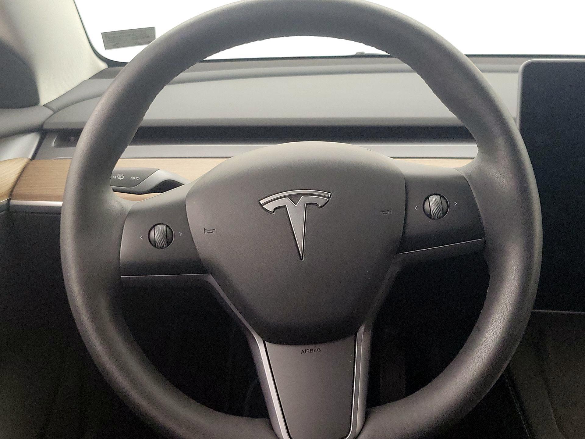 Thumbnail: 2023 Tesla Model 3 - 10