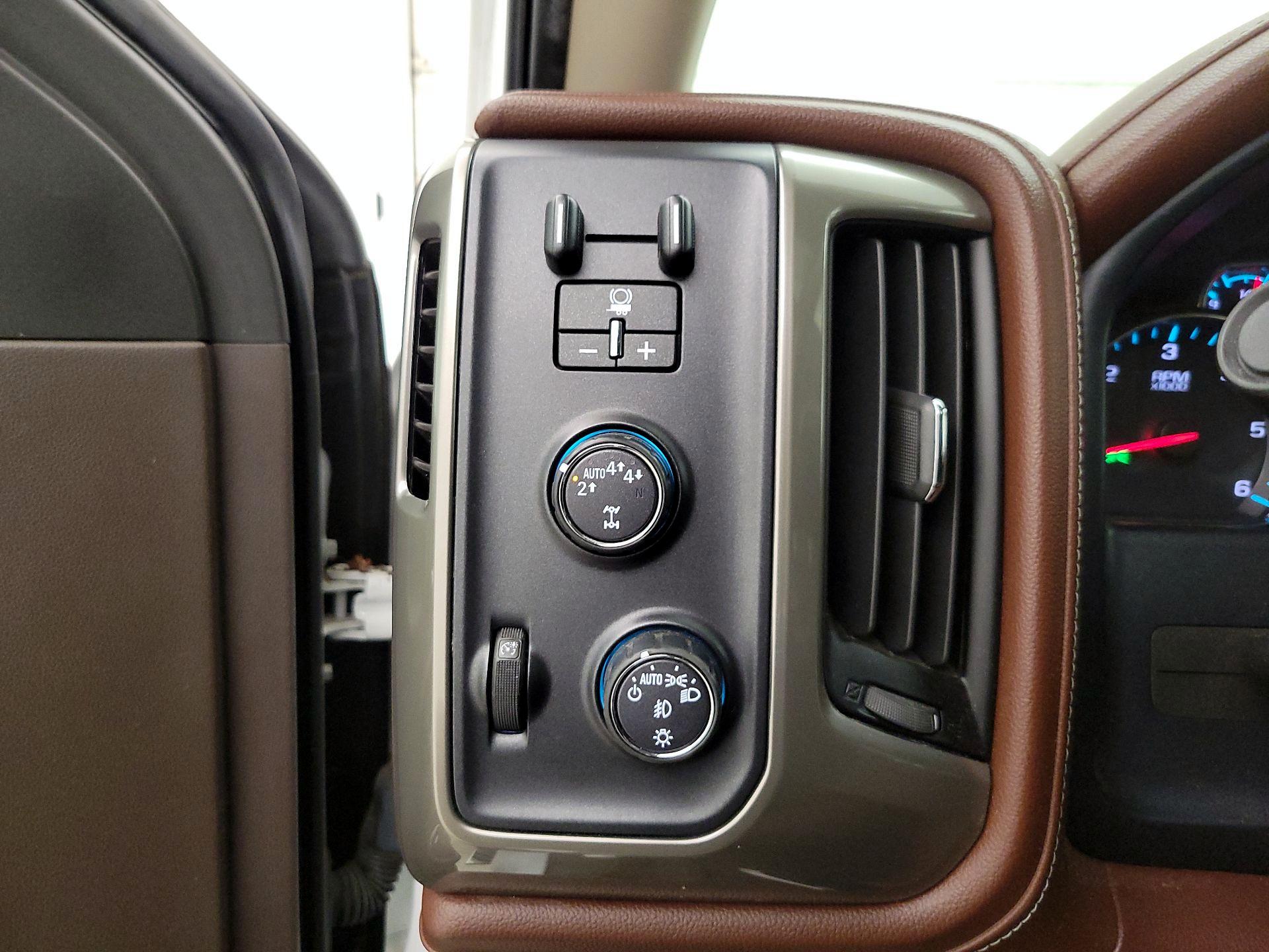 Thumbnail: 2017 Chevrolet Silverado 1500 - 13