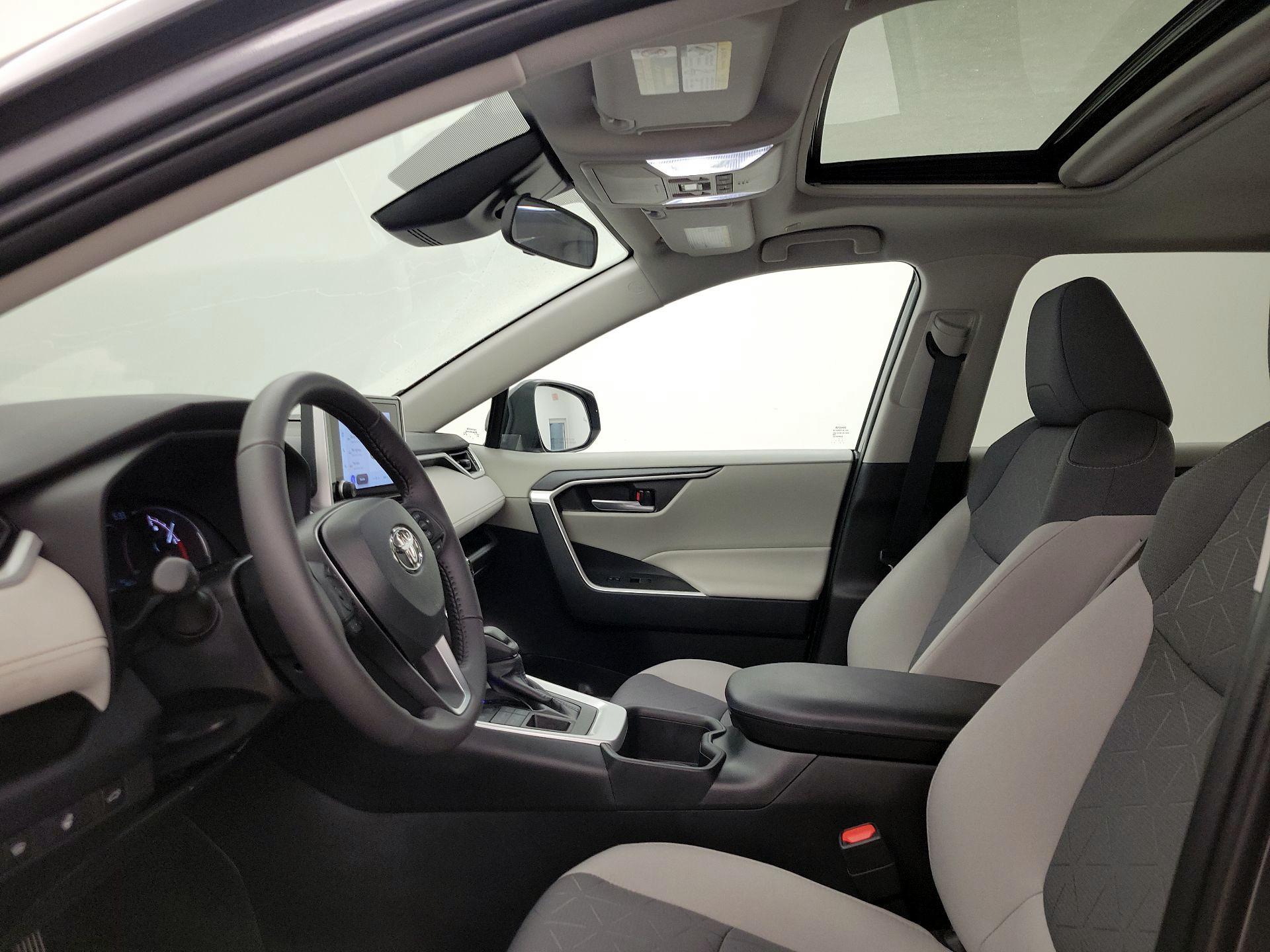 Thumbnail: 2023 Toyota RAV4 - 19