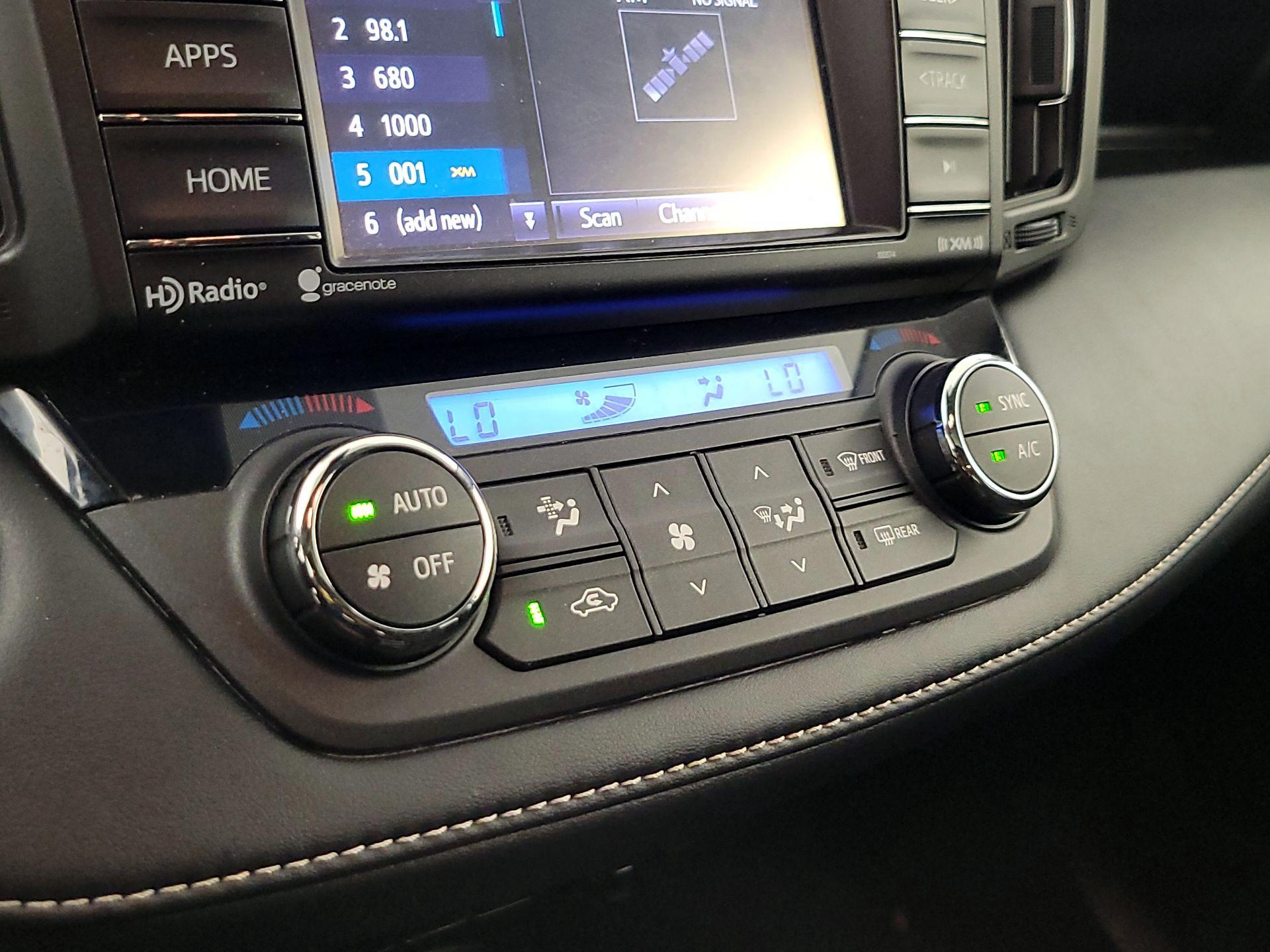 Thumbnail: 2018 Toyota RAV4 - 16