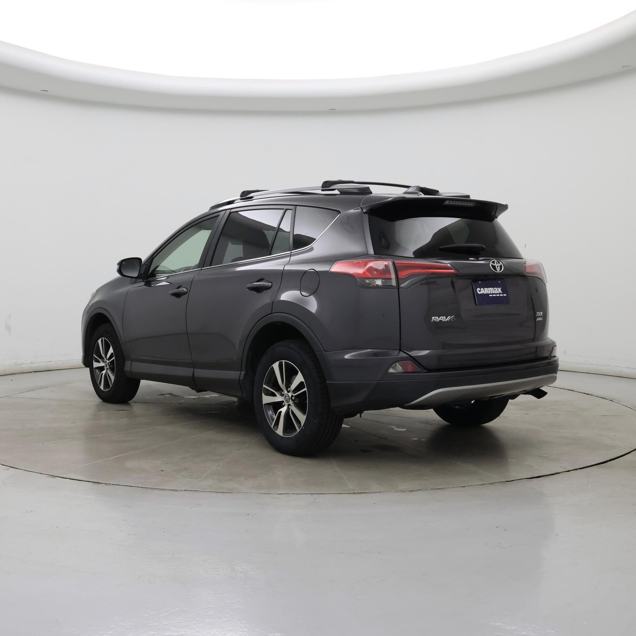 Thumbnail: 2018 Toyota RAV4 - 2