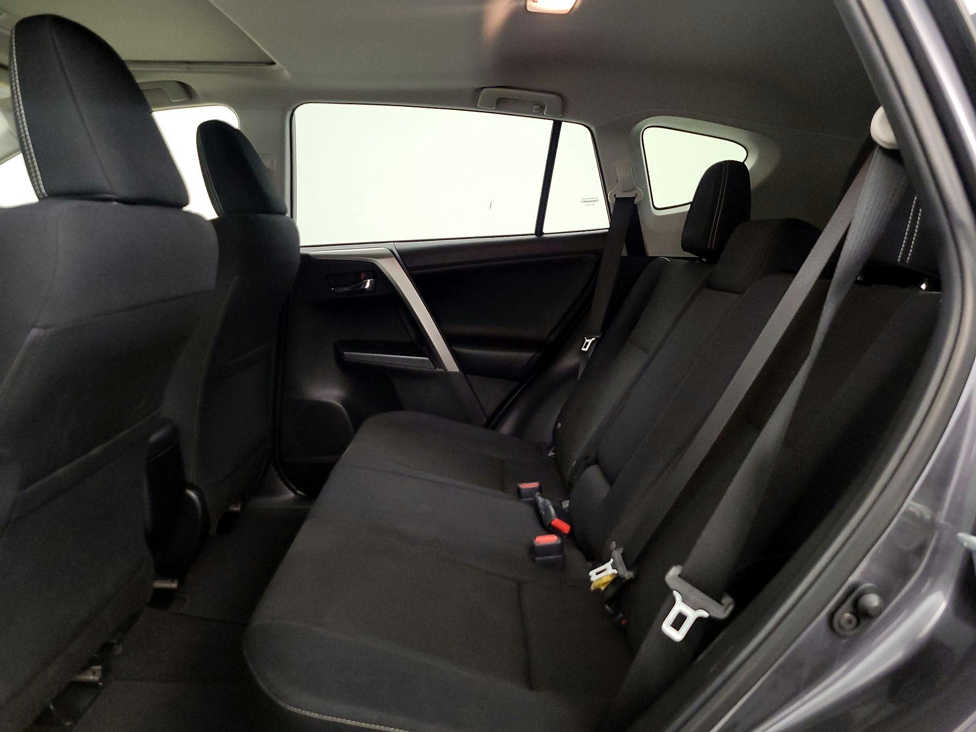 Thumbnail: 2018 Toyota RAV4 - 20