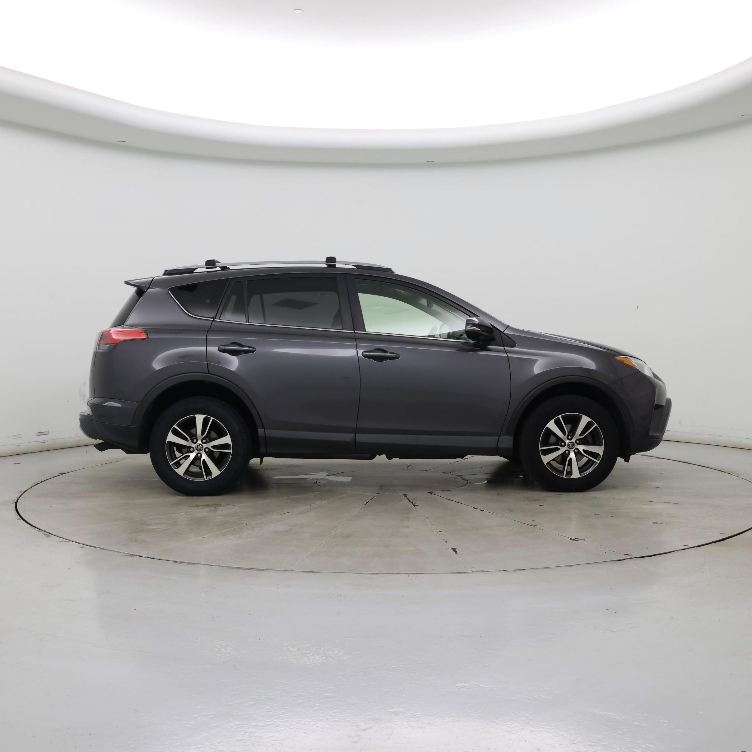 Thumbnail: 2018 Toyota RAV4 - 7