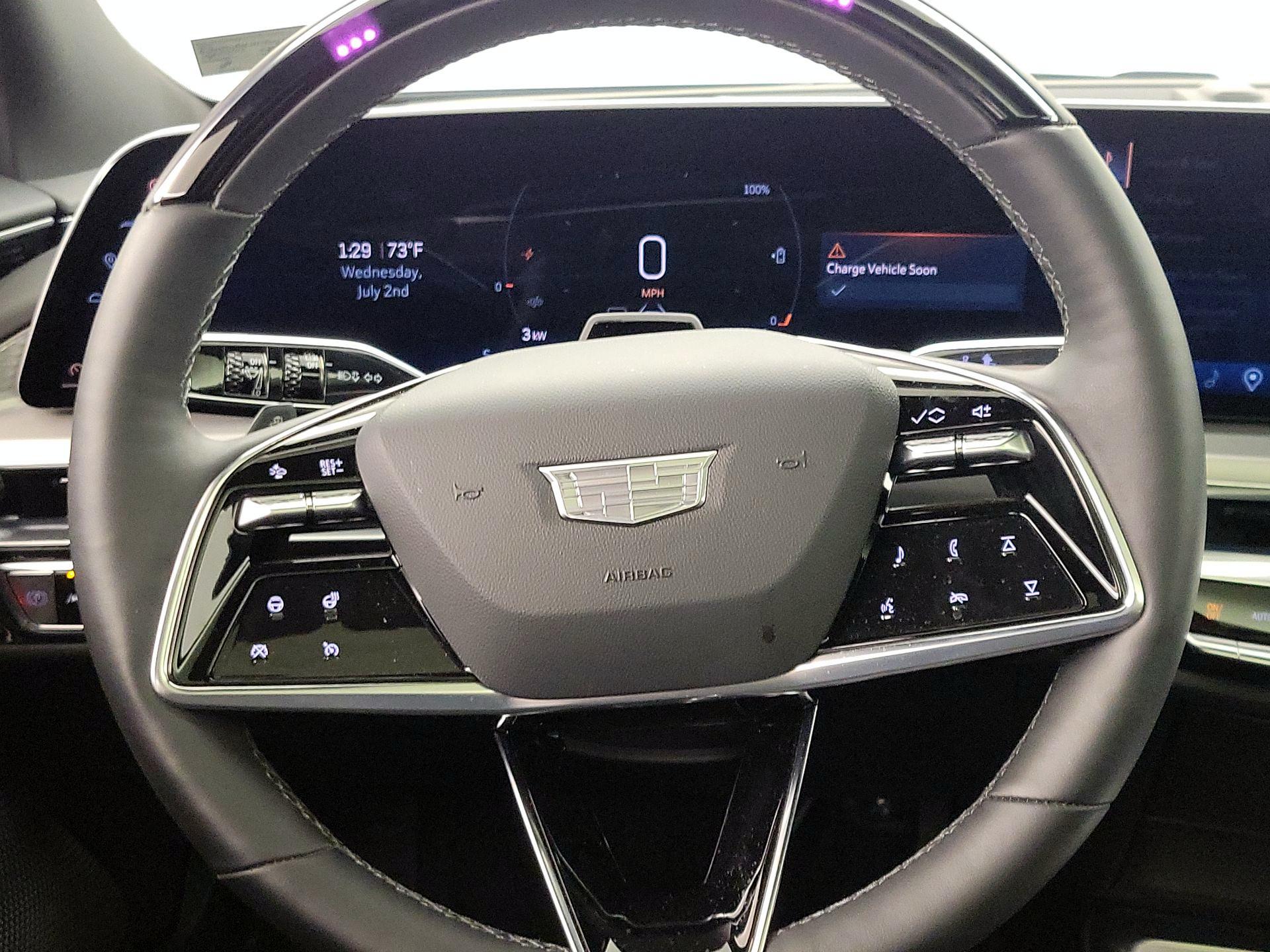 Thumbnail: 2023 Cadillac Lyriq - 10