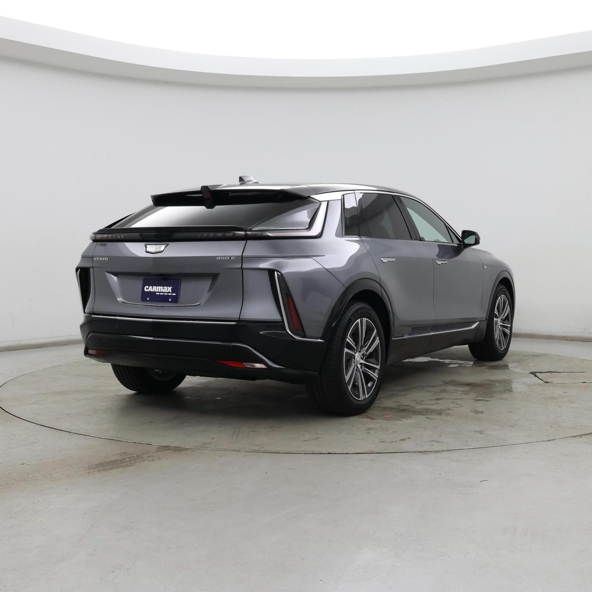 Thumbnail: 2023 Cadillac Lyriq - 8
