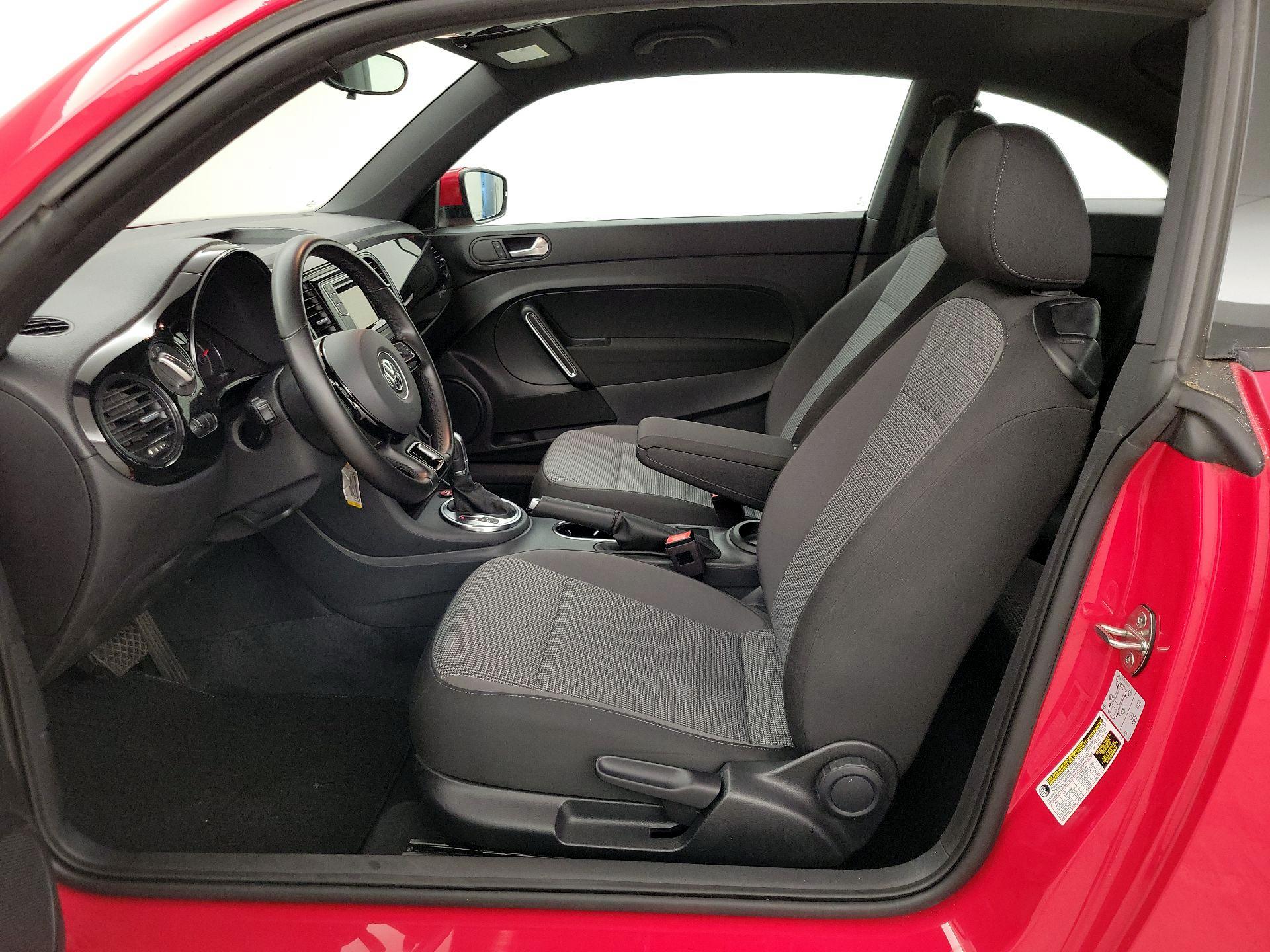Thumbnail: 2019 Volkswagen Beetle - 11