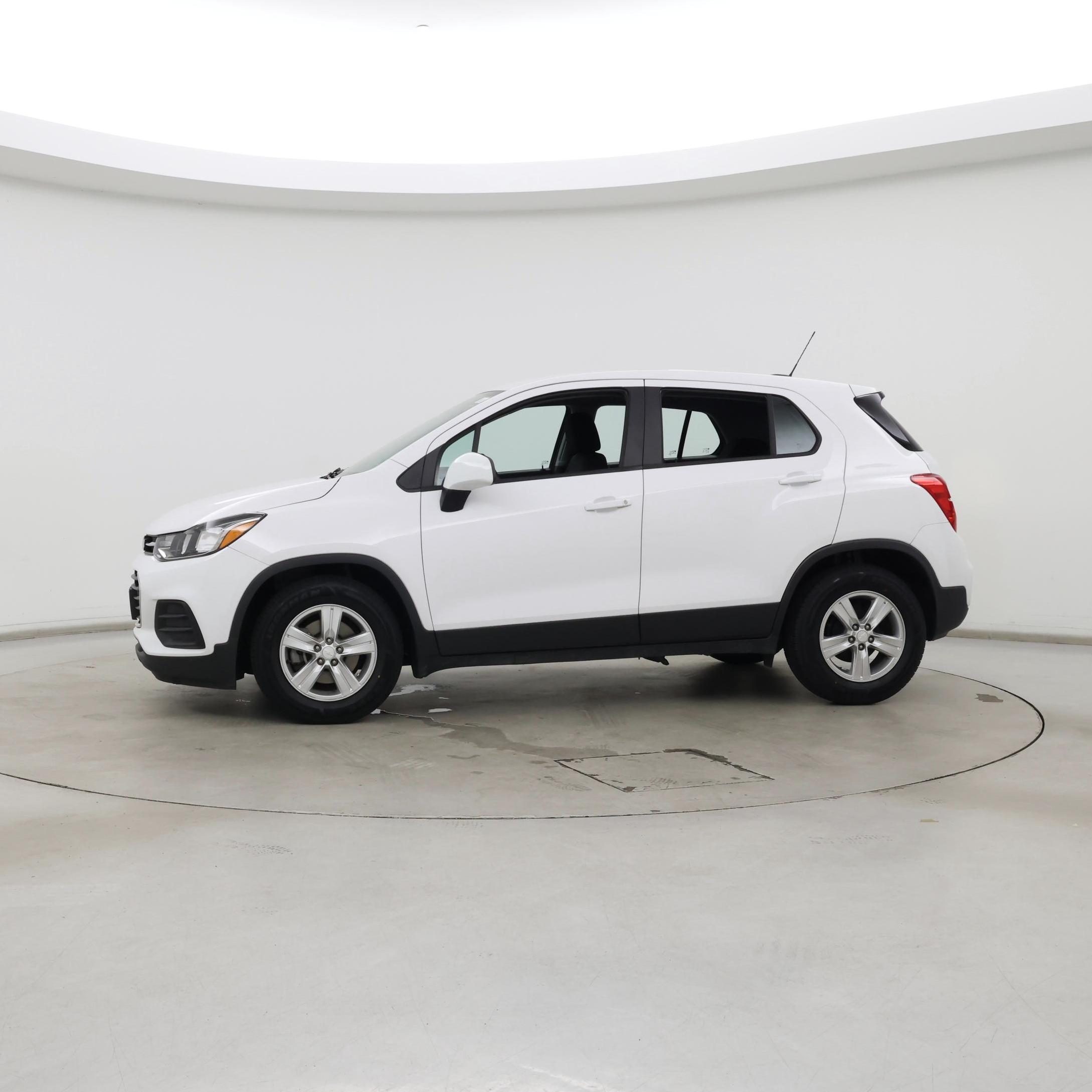 Thumbnail: 2020 Chevrolet Trax - 3