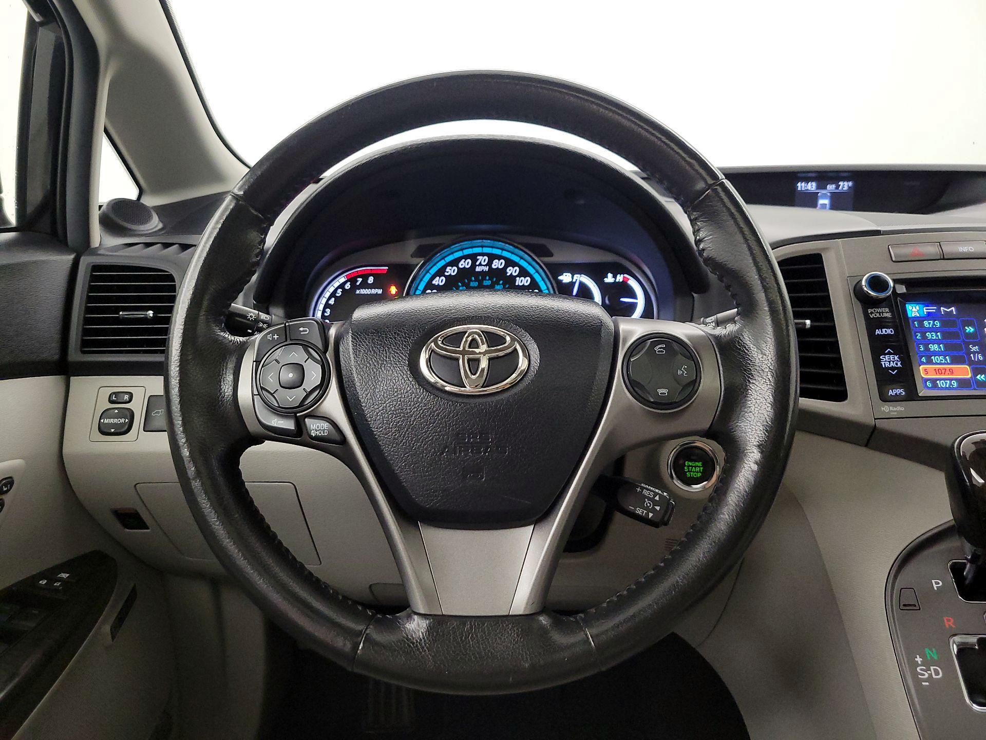 Thumbnail: 2013 Toyota Venza - 10