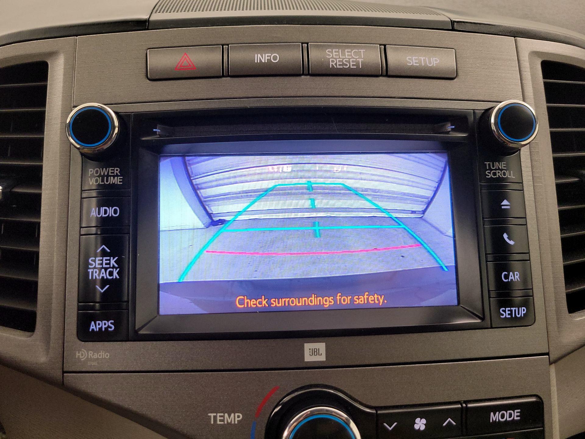 Thumbnail: 2013 Toyota Venza - 14