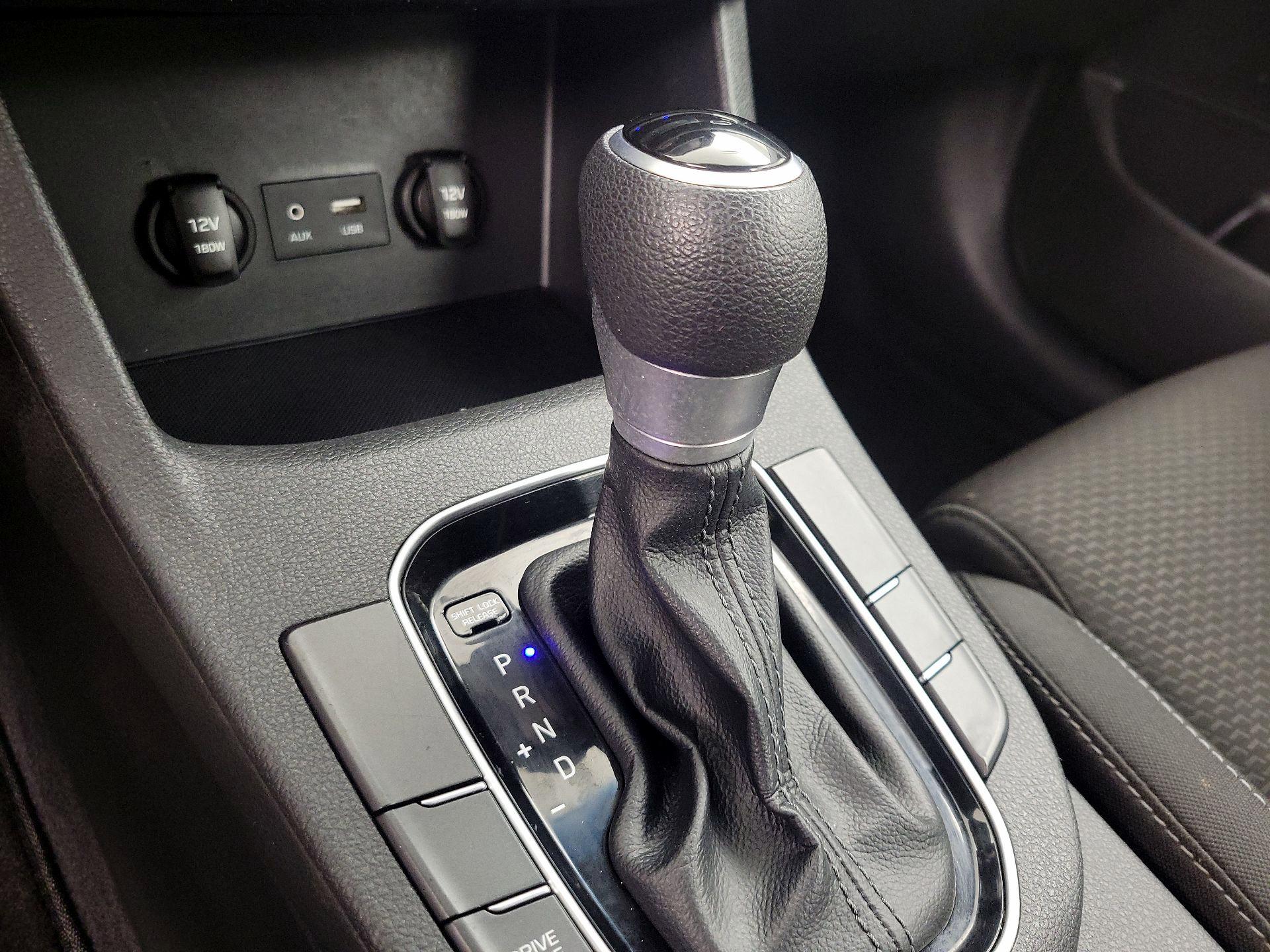 Thumbnail: 2019 Hyundai Elantra - 17