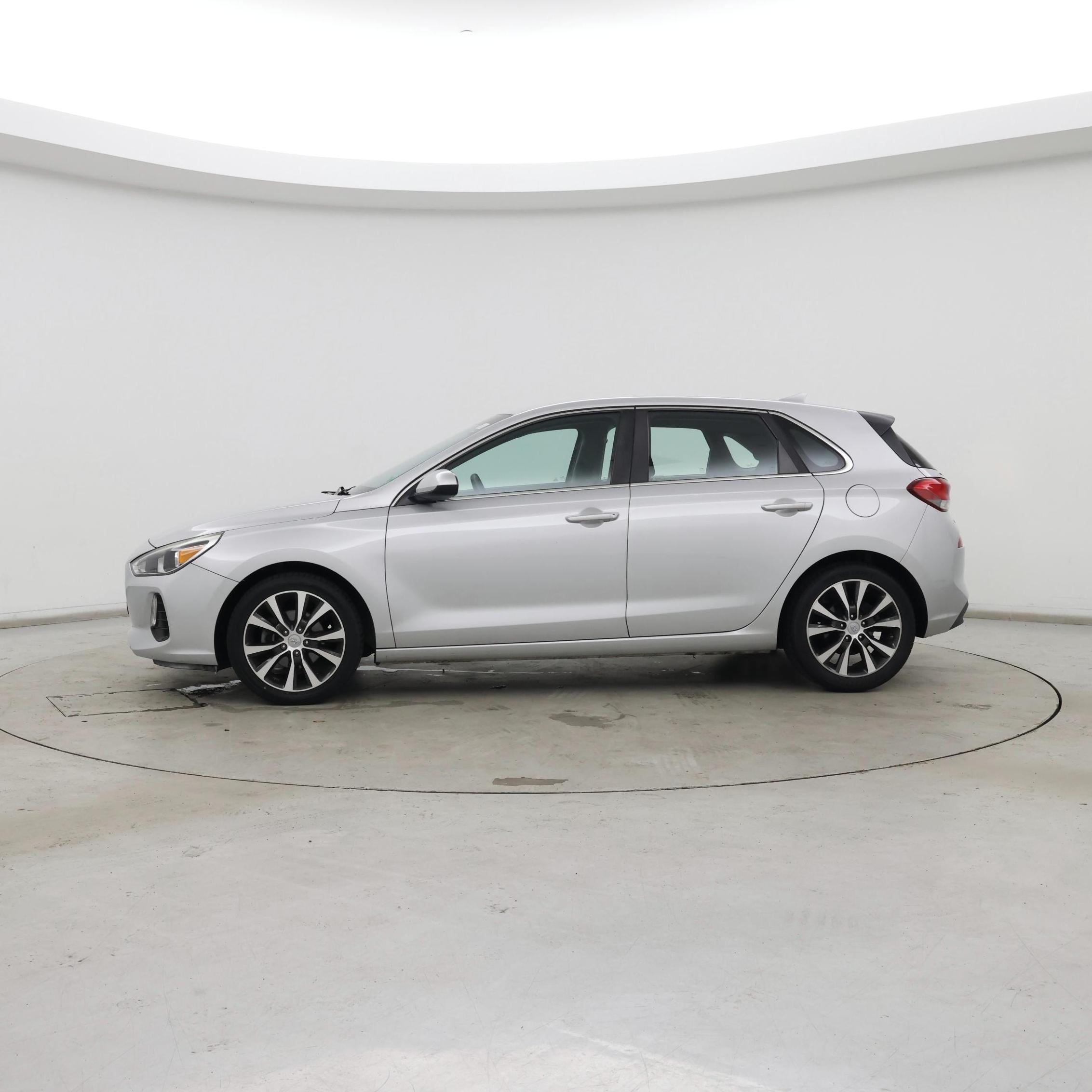 Thumbnail: 2019 Hyundai Elantra - 3