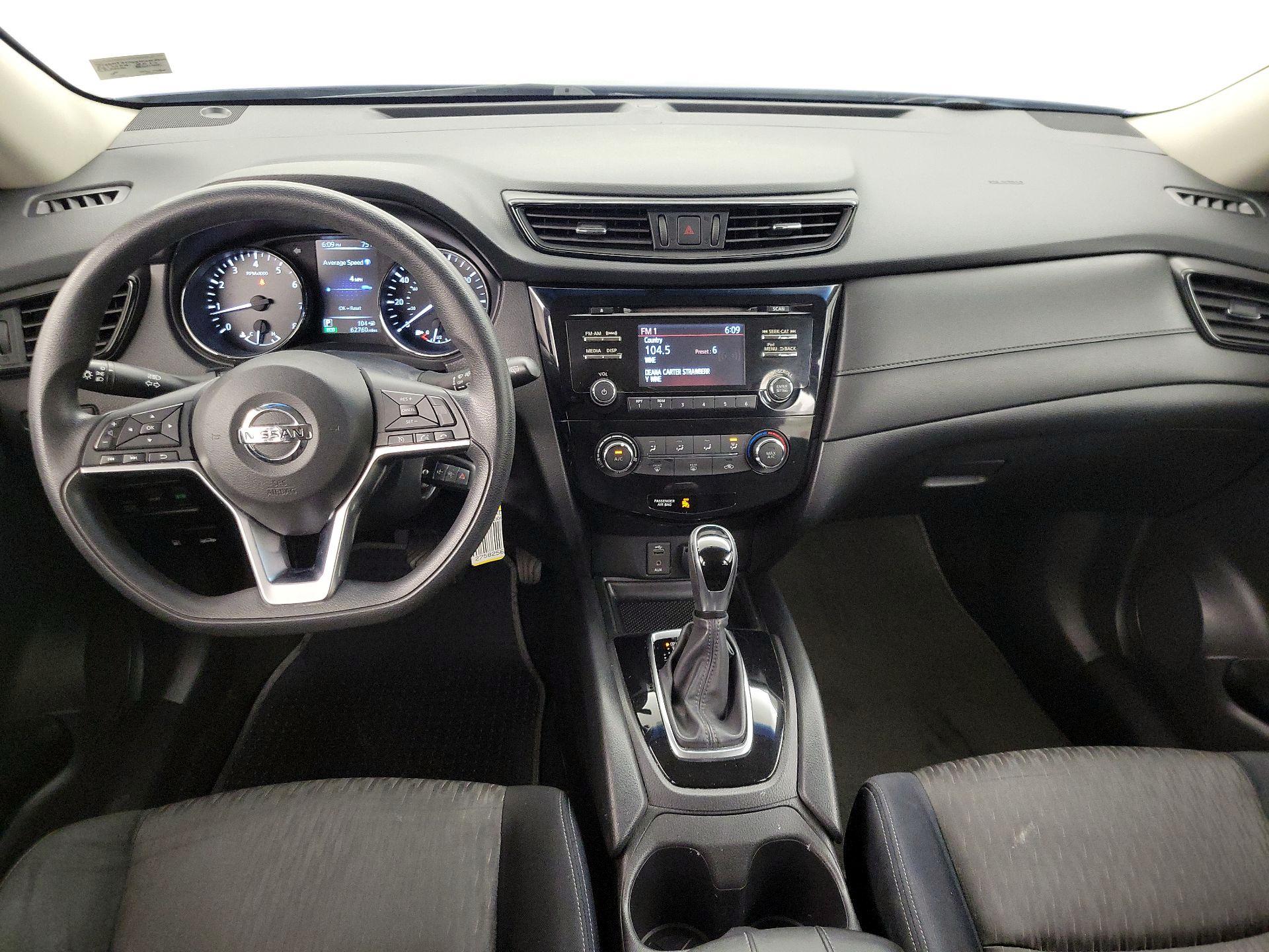 Thumbnail: 2017 Nissan Rogue - 9