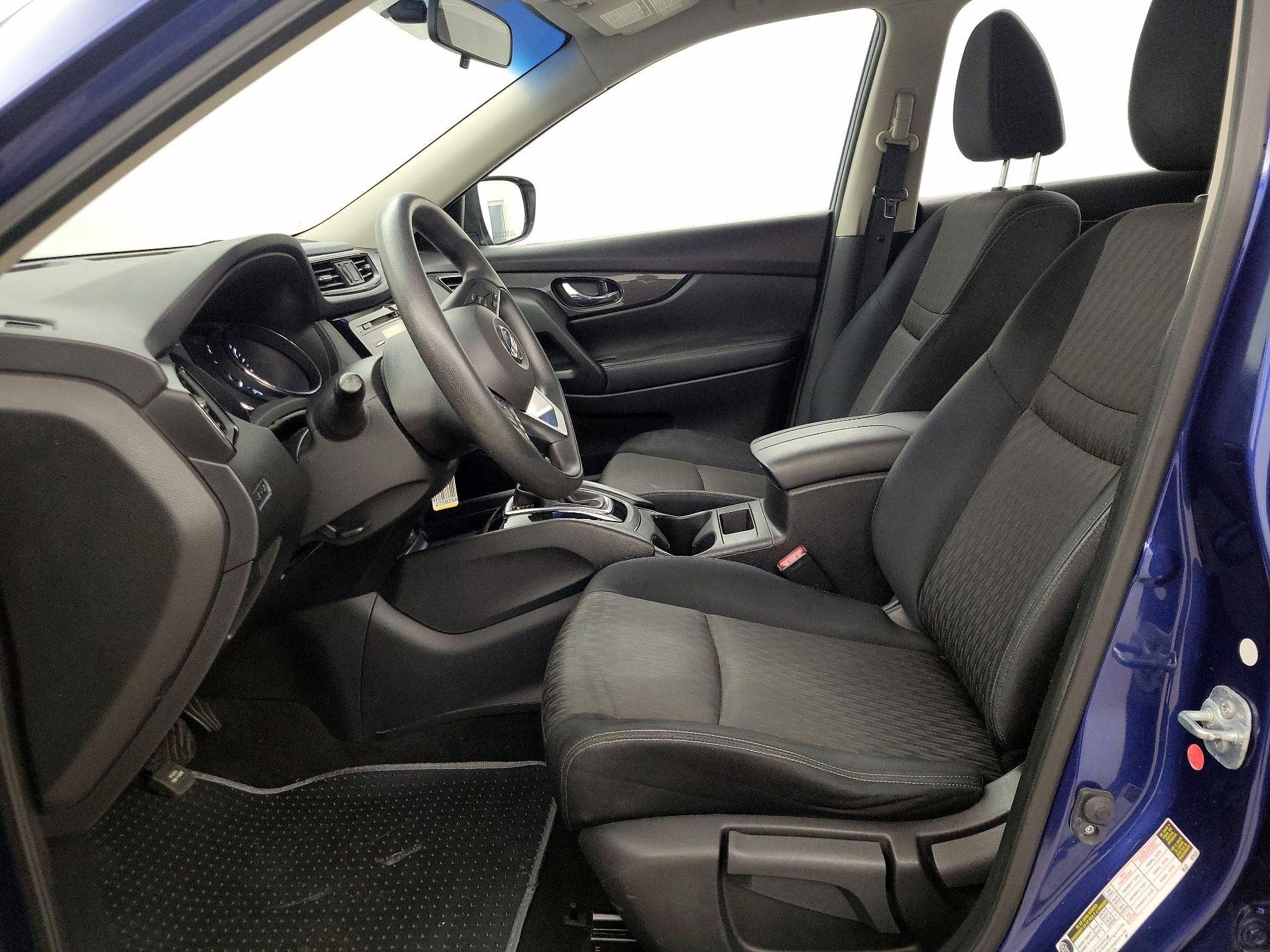 Thumbnail: 2017 Nissan Rogue - 11