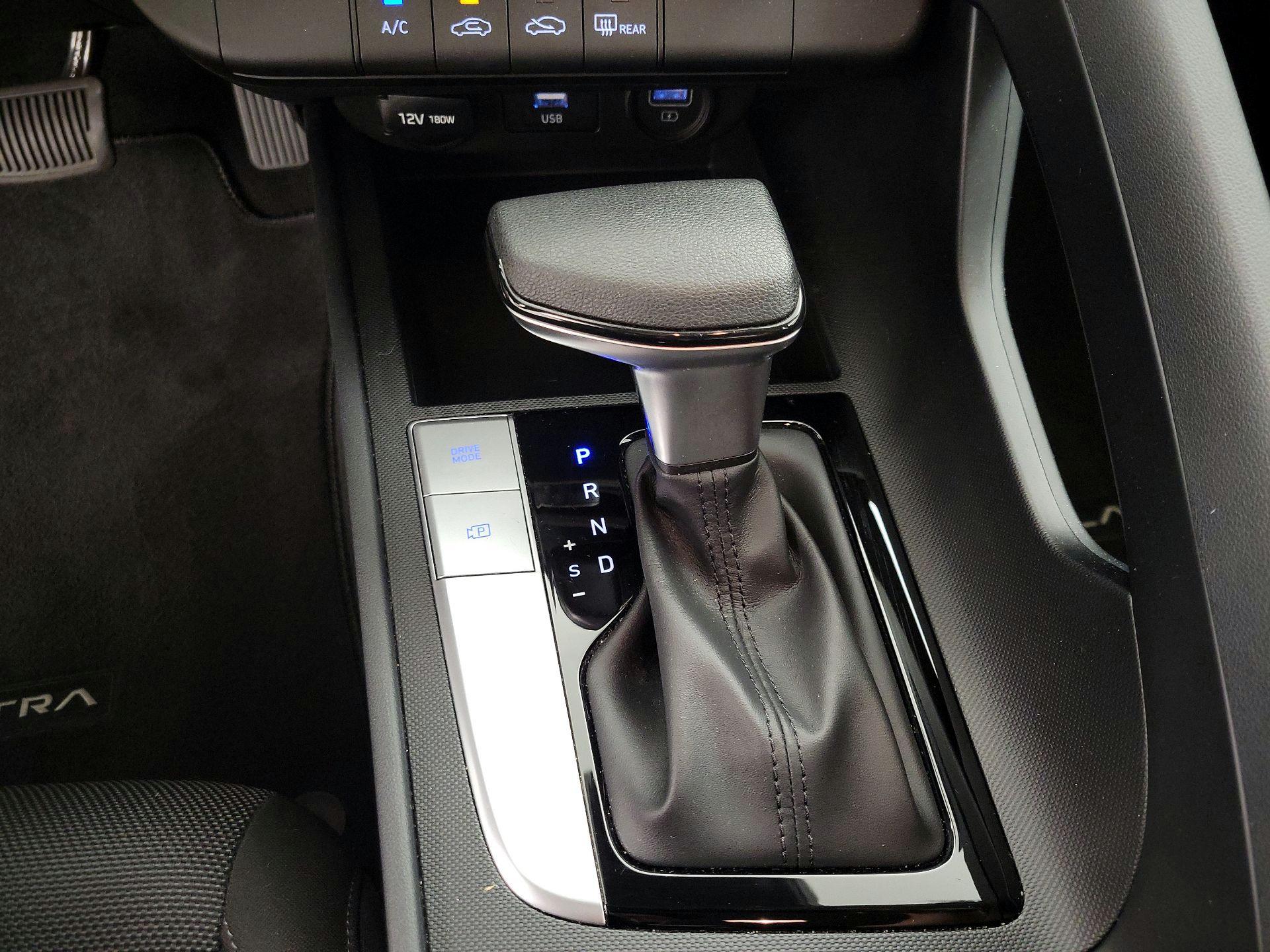Thumbnail: 2021 Hyundai Elantra - 17