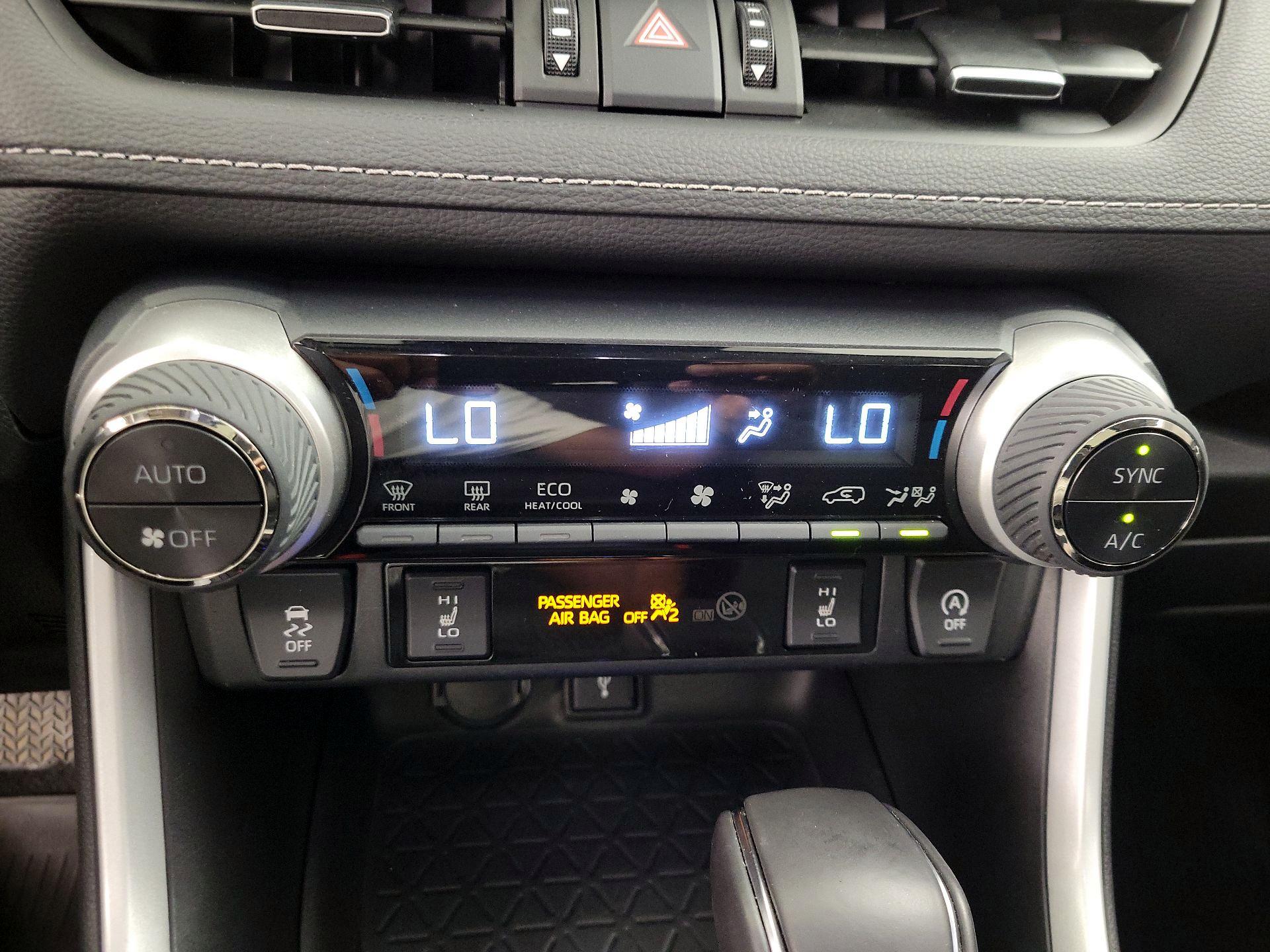 Thumbnail: 2022 Toyota RAV4 - 16