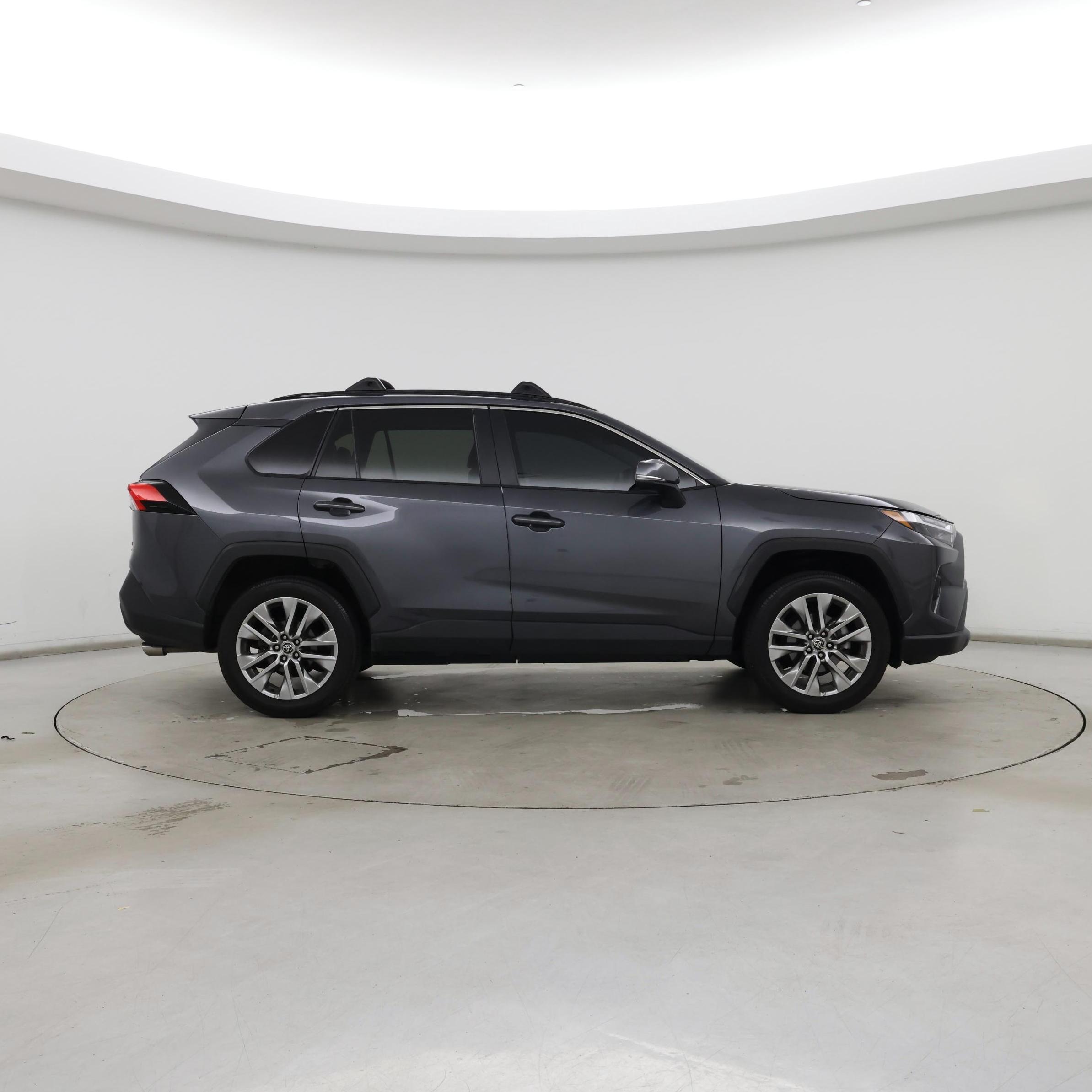Thumbnail: 2022 Toyota RAV4 - 7