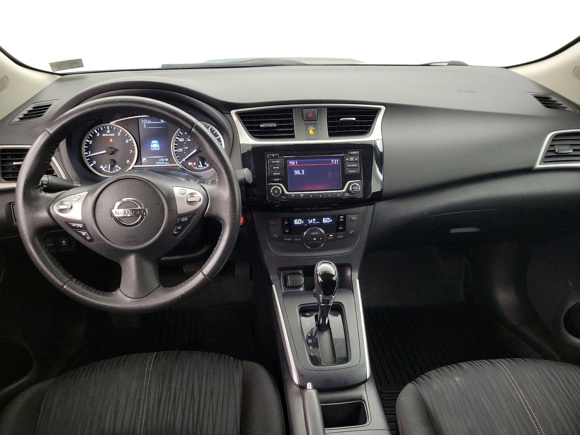Thumbnail: 2018 Nissan Sentra - 9
