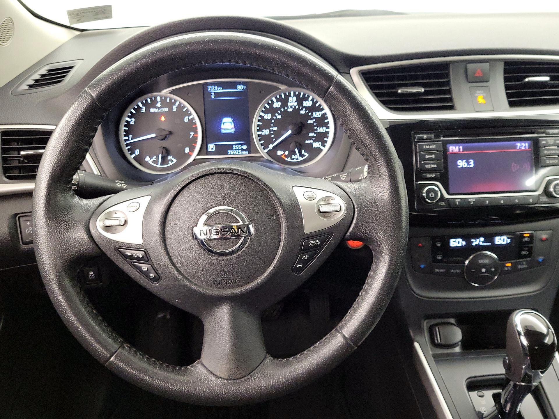Thumbnail: 2018 Nissan Sentra - 10