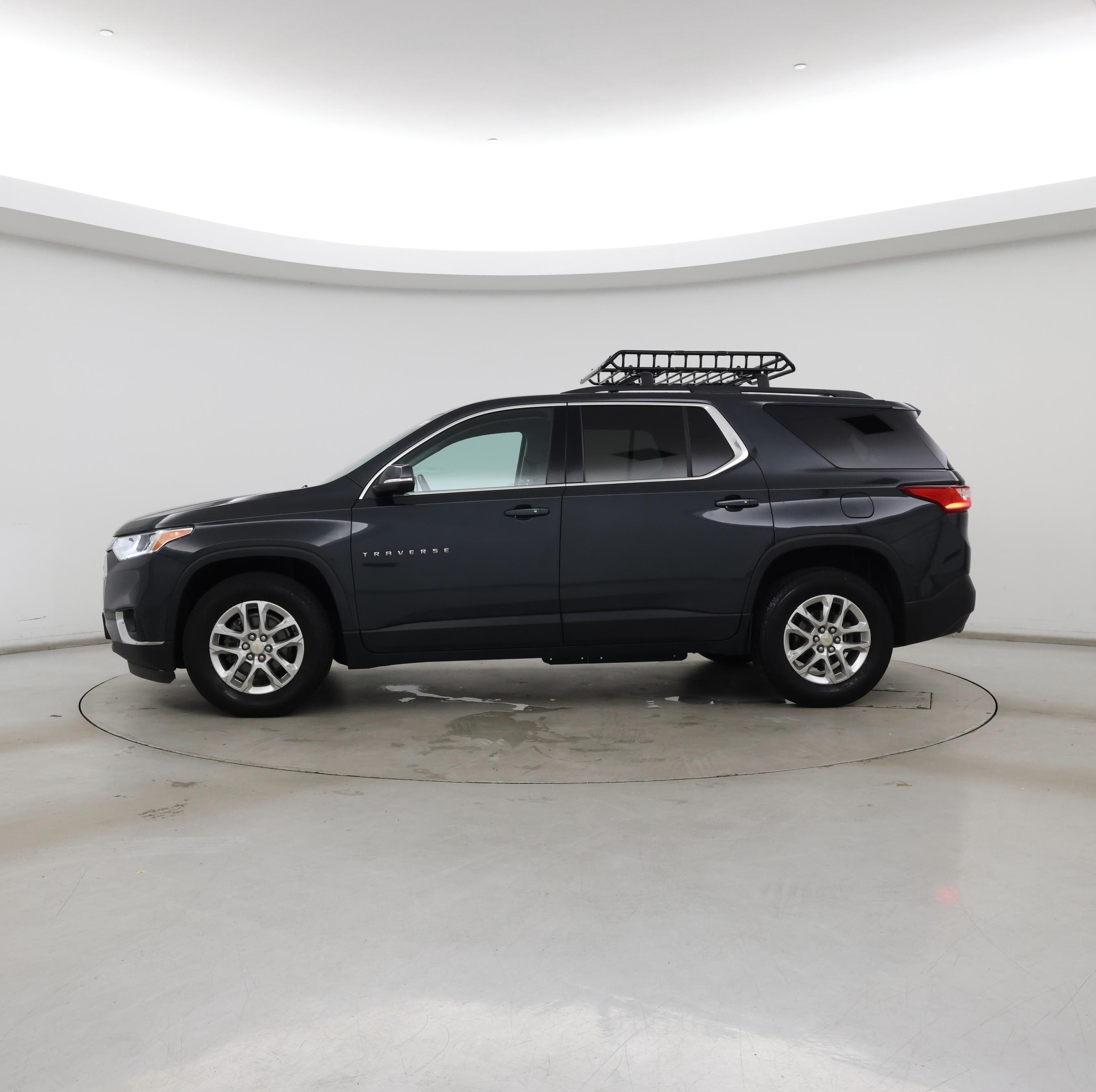 Thumbnail: 2021 Chevrolet Traverse - 3