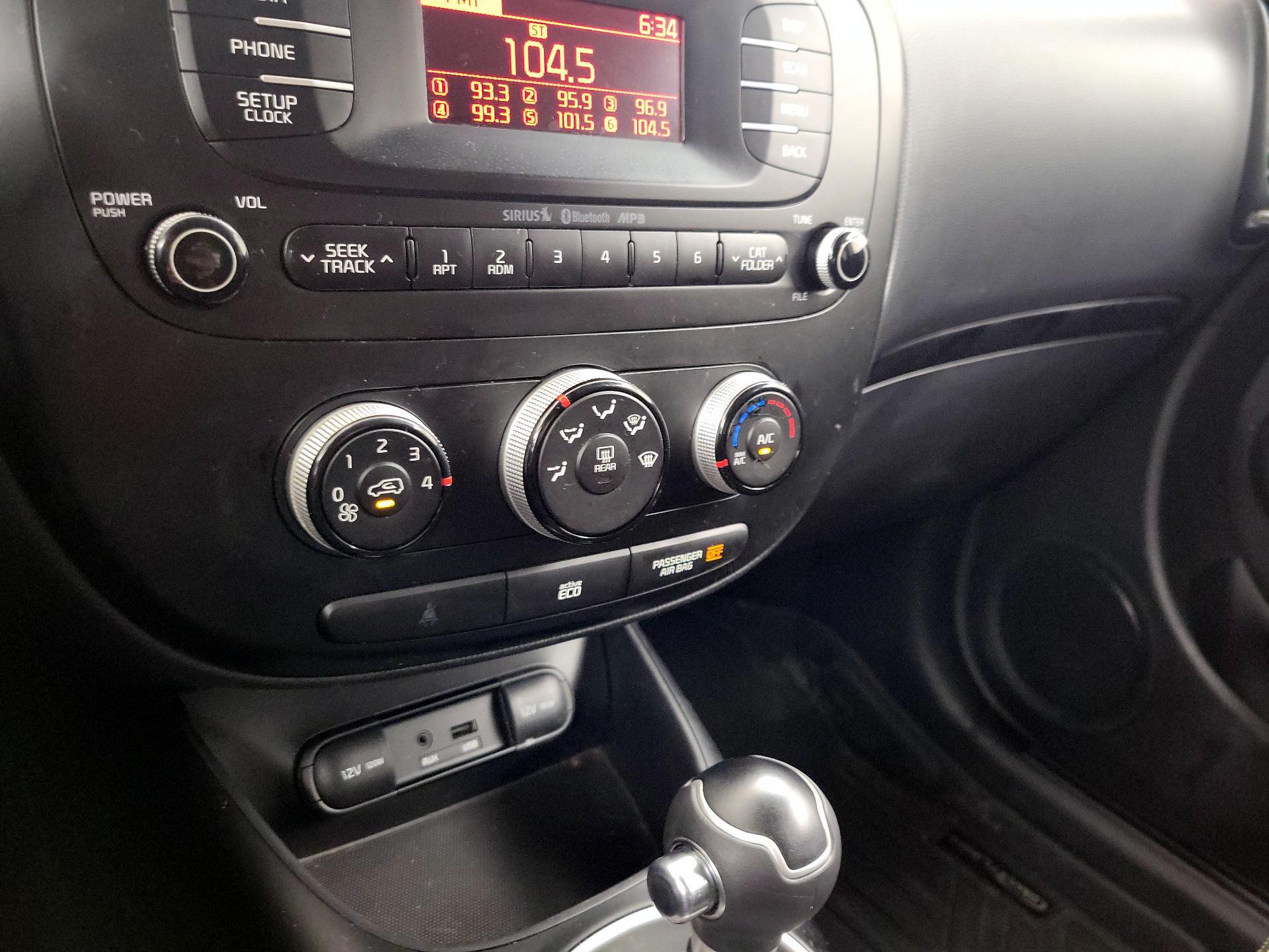 Thumbnail: 2015 Kia Soul - 15