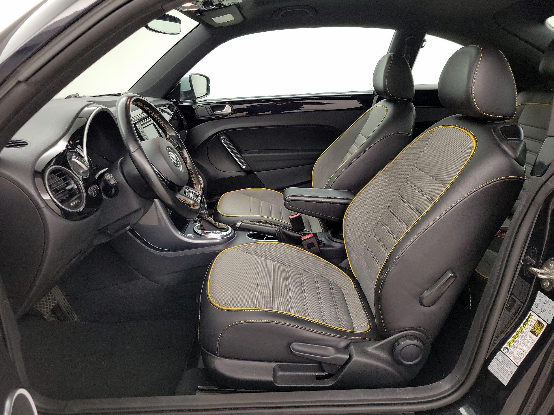 Thumbnail: 2018 Volkswagen Beetle - 11