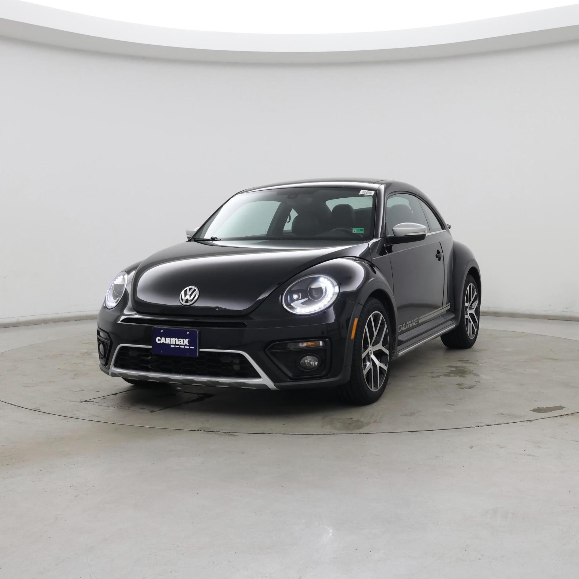 Thumbnail: 2018 Volkswagen Beetle - 4
