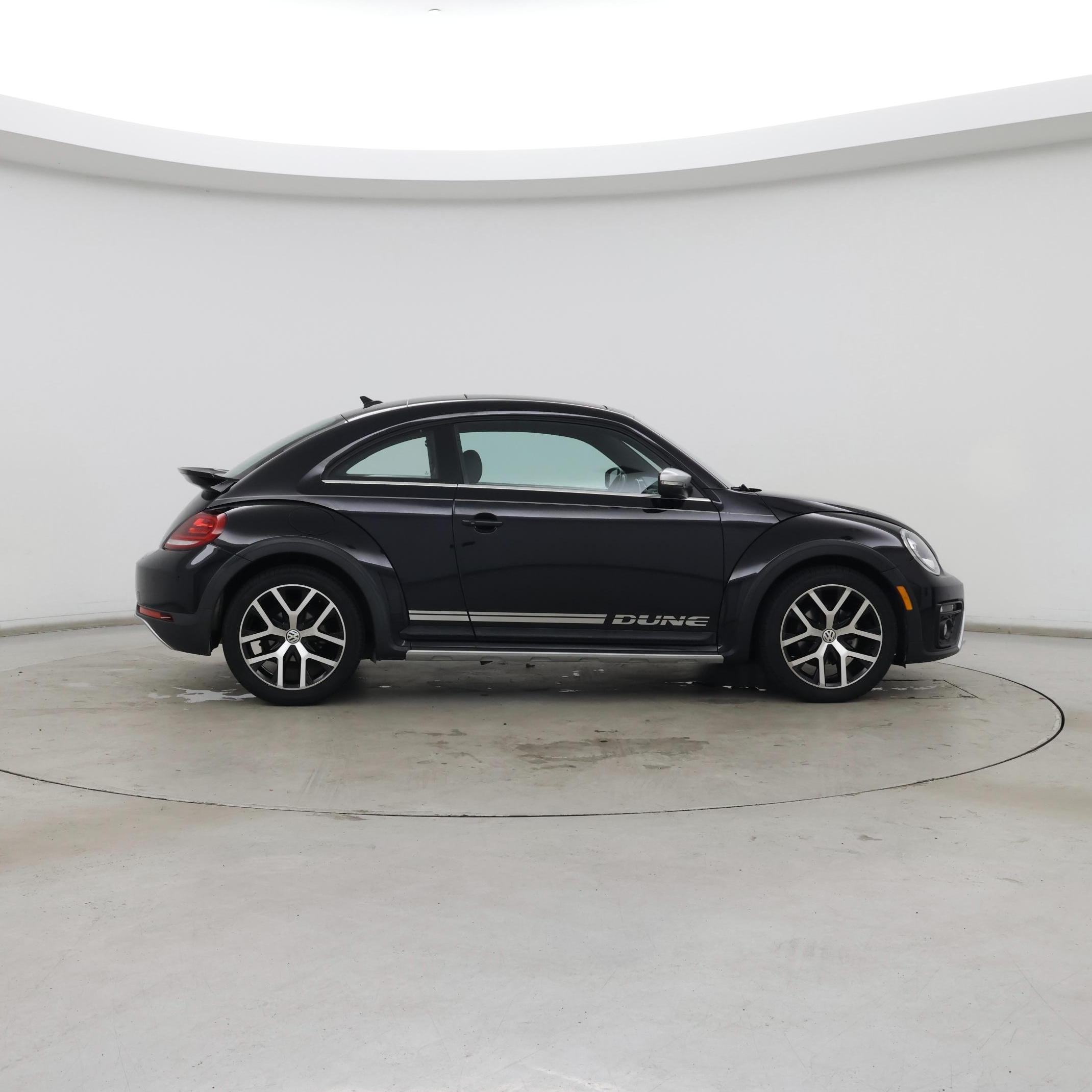 Thumbnail: 2018 Volkswagen Beetle - 7