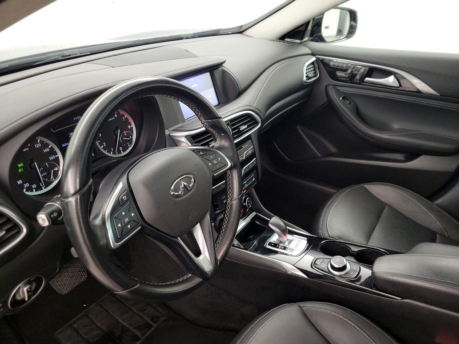 Thumbnail: 2018 INFINITI QX30 - 9