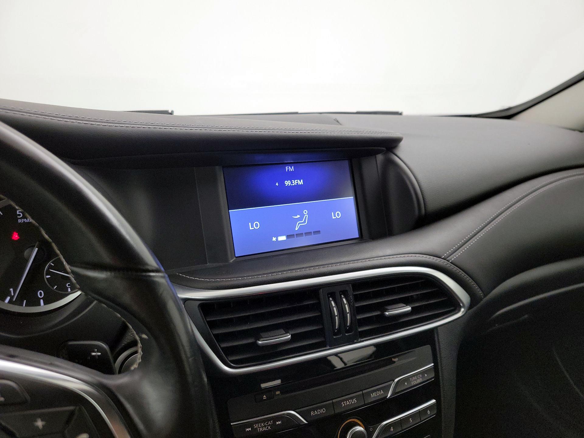 Thumbnail: 2018 INFINITI QX30 - 15