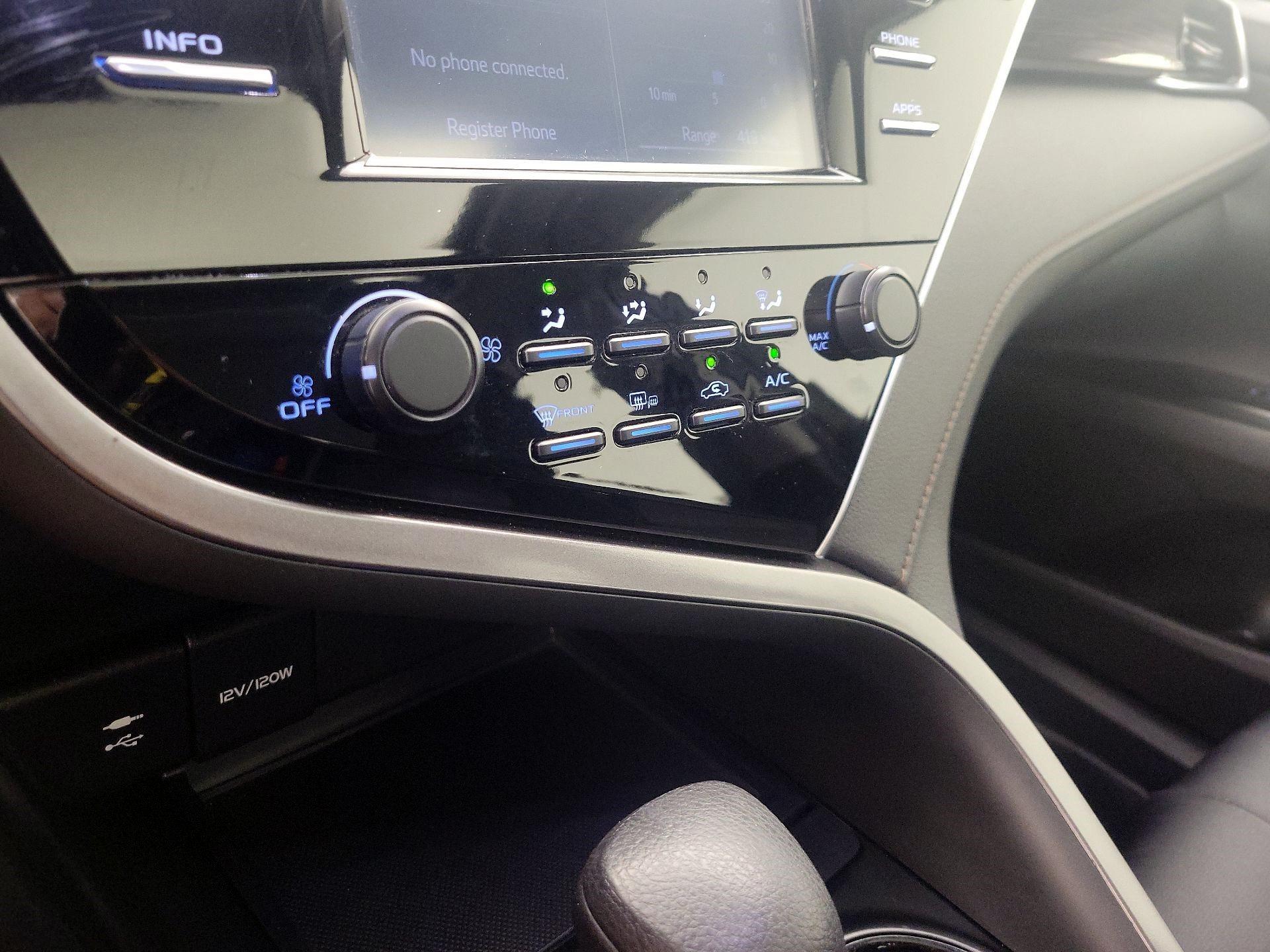 Thumbnail: 2018 Toyota Camry - 16
