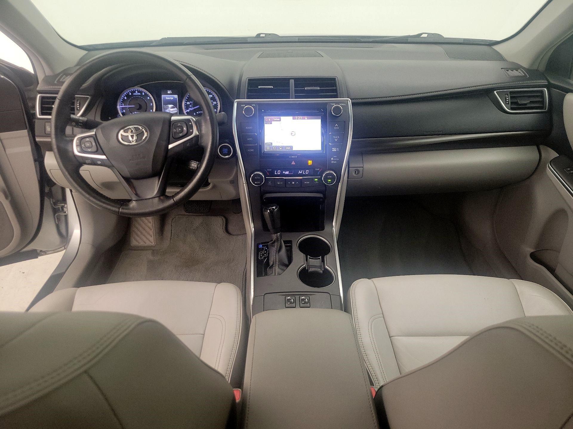 Thumbnail: 2016 Toyota Camry - 9