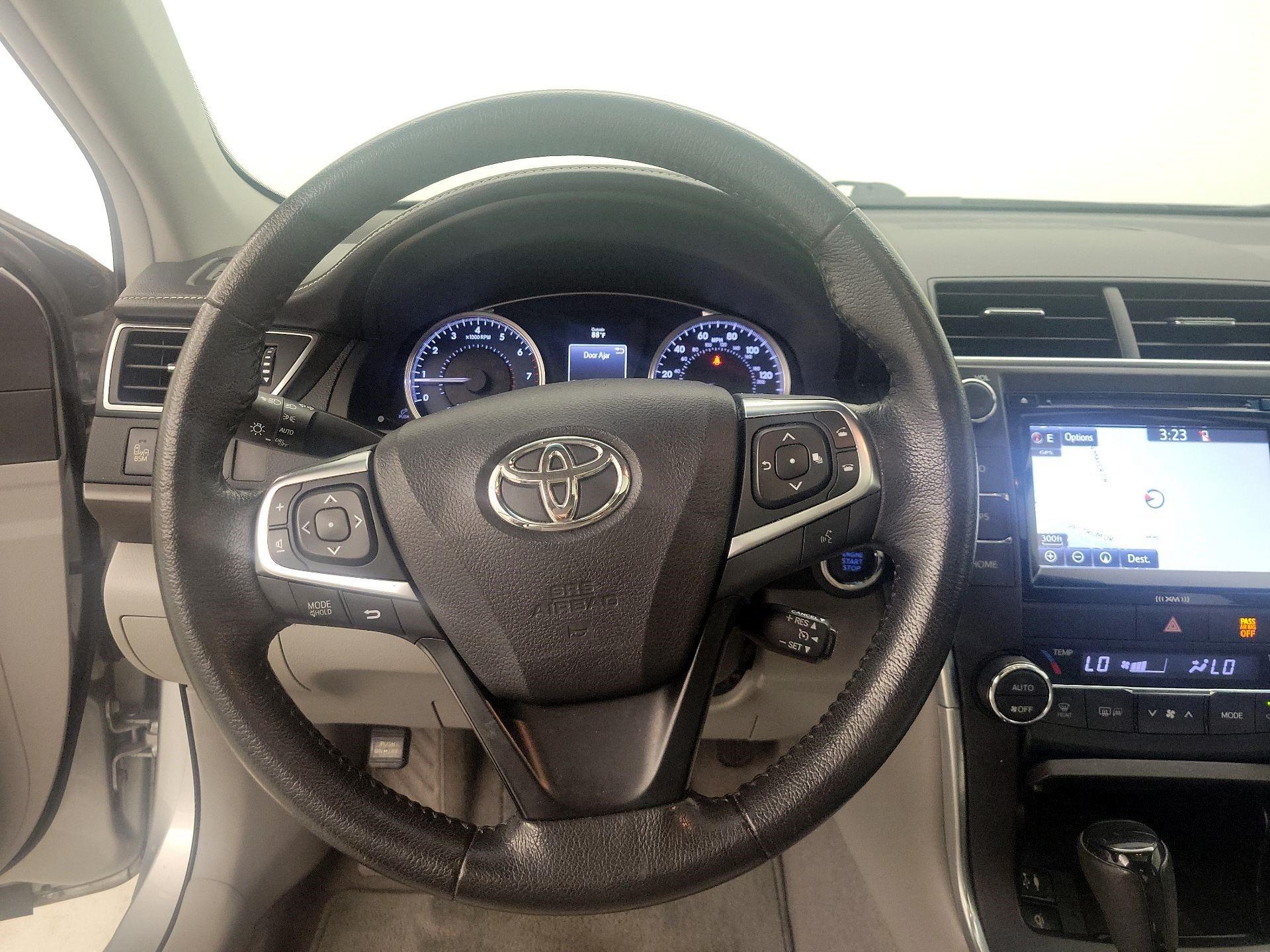Thumbnail: 2016 Toyota Camry - 10