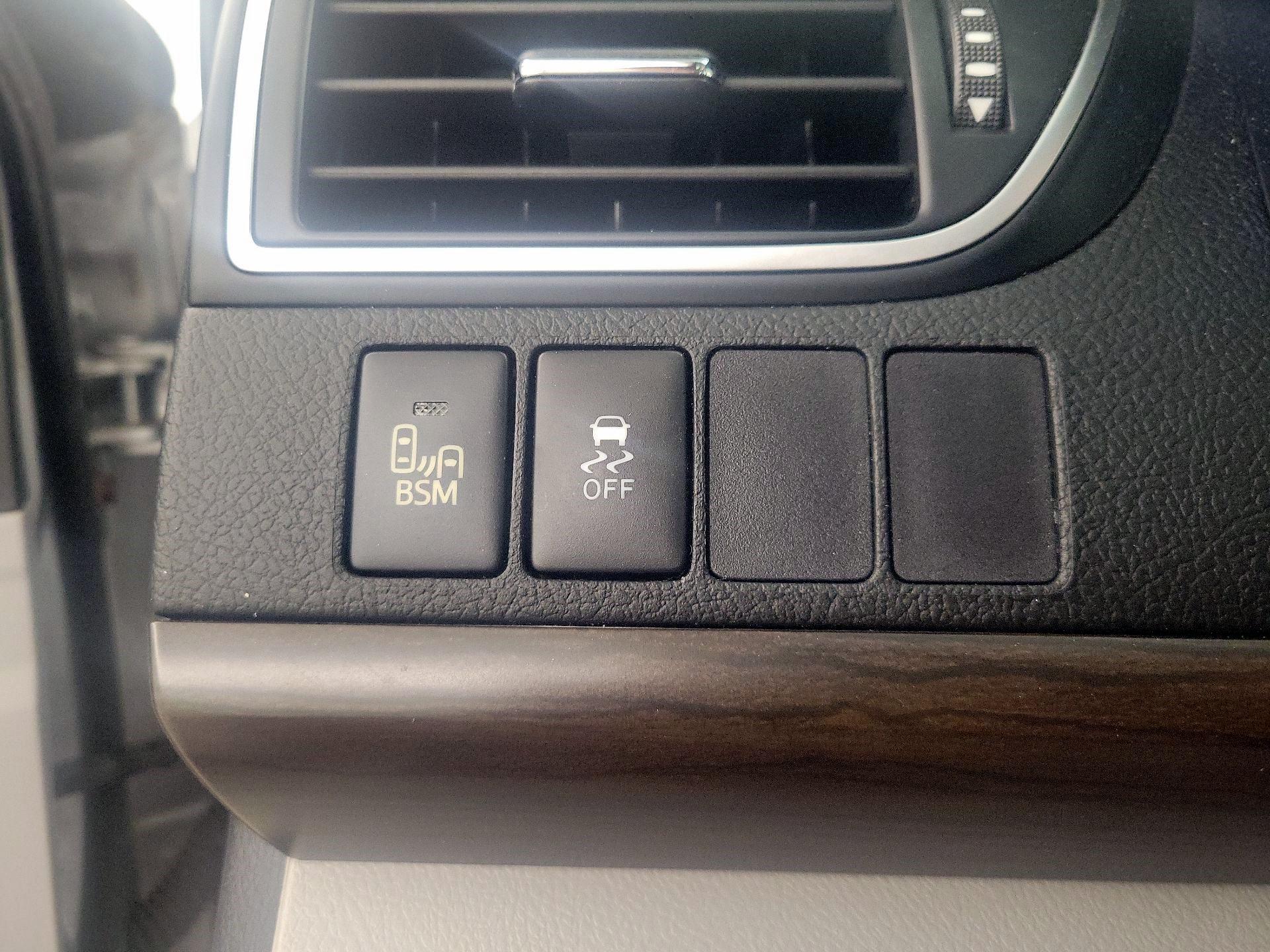 Thumbnail: 2016 Toyota Camry - 13