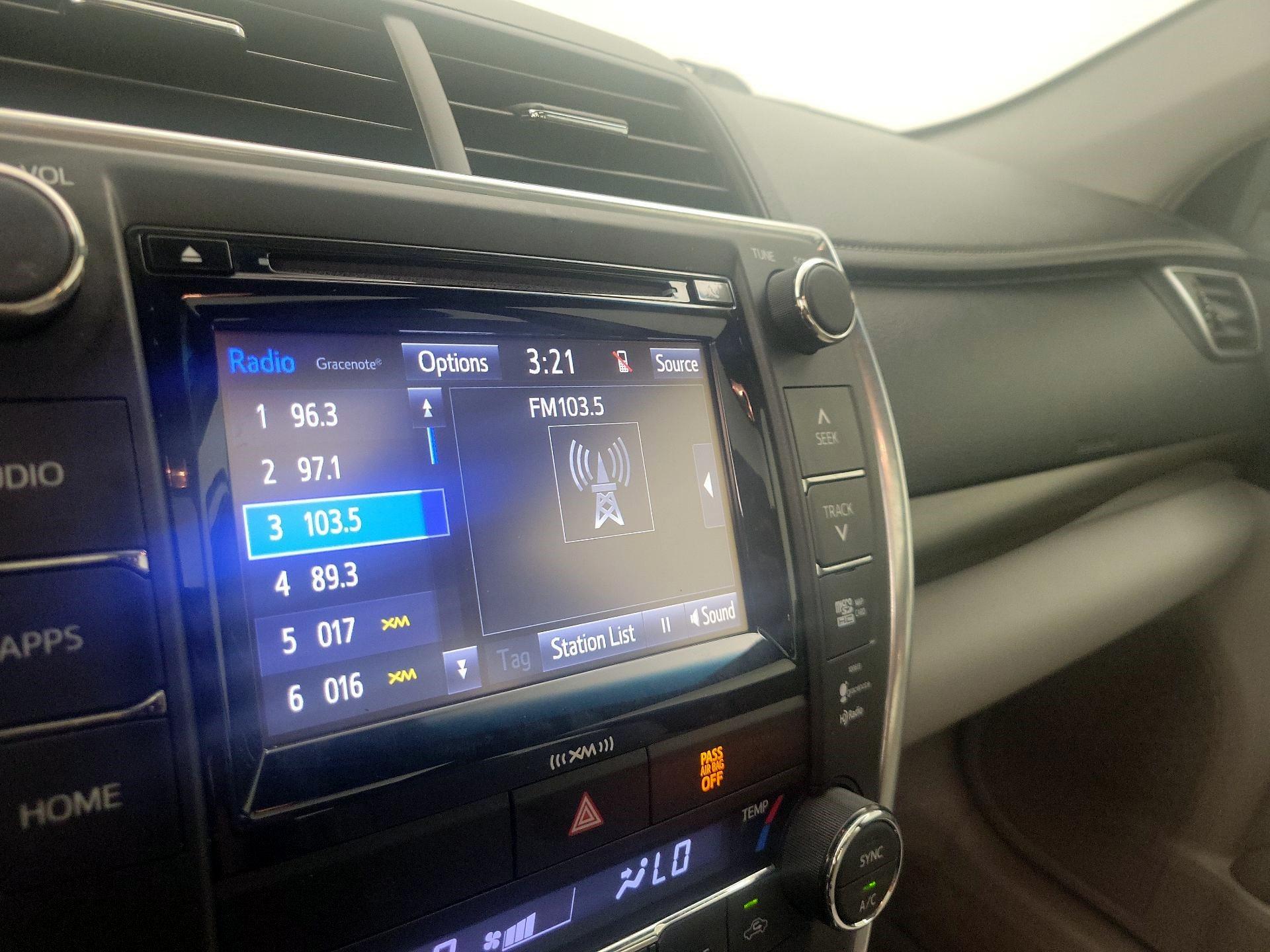 Thumbnail: 2016 Toyota Camry - 16