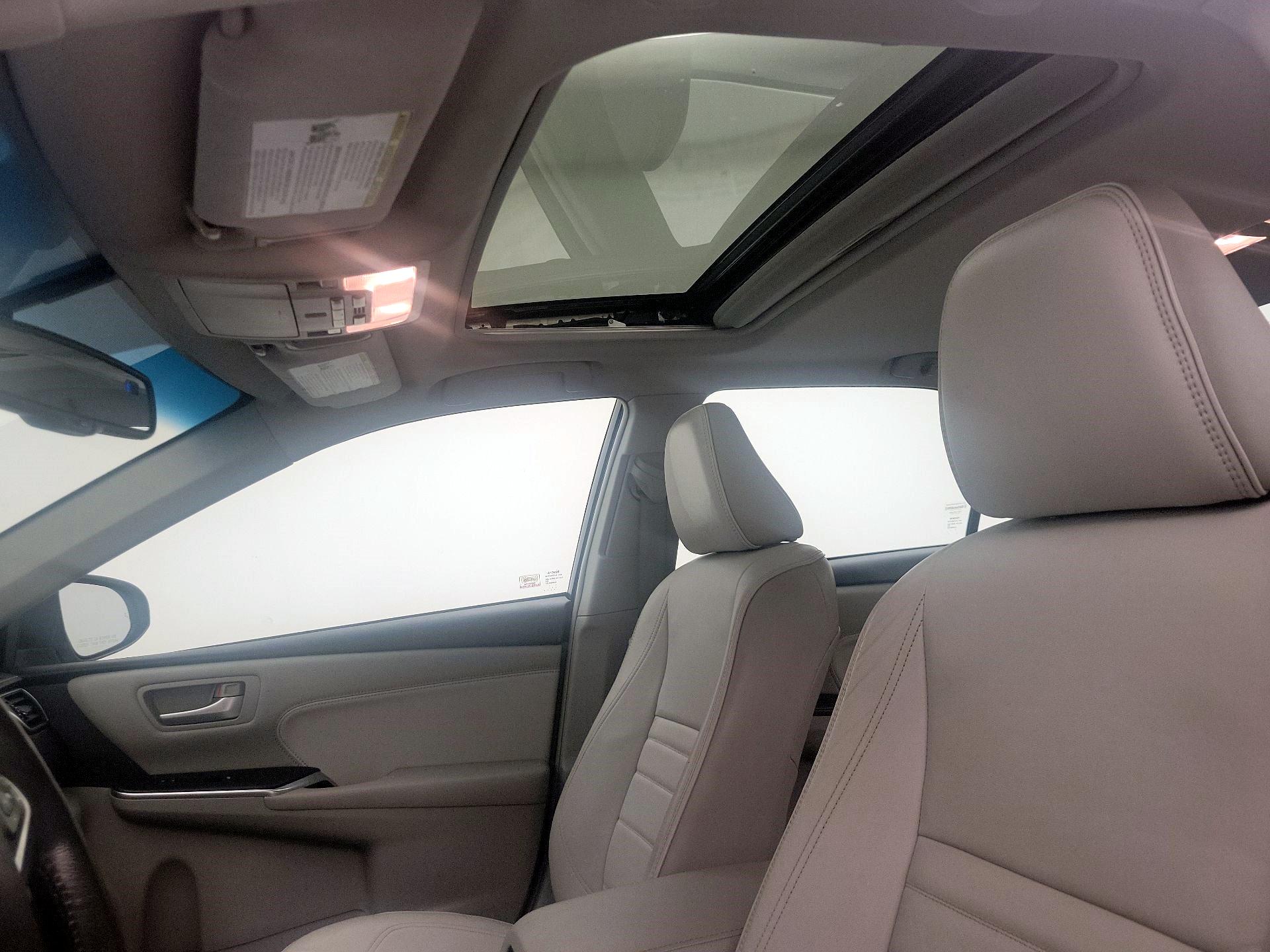 Thumbnail: 2016 Toyota Camry - 20