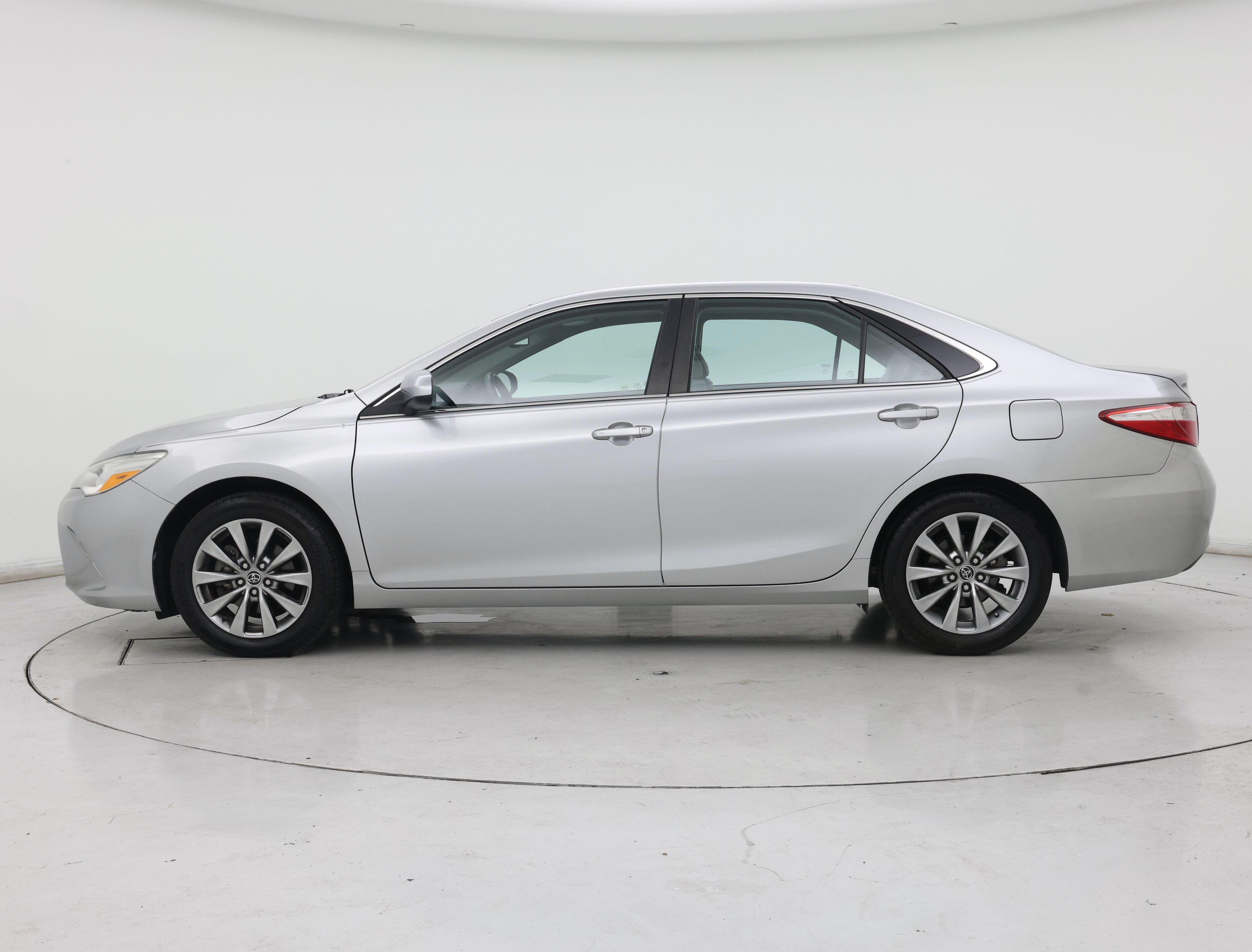 Thumbnail: 2016 Toyota Camry - 3