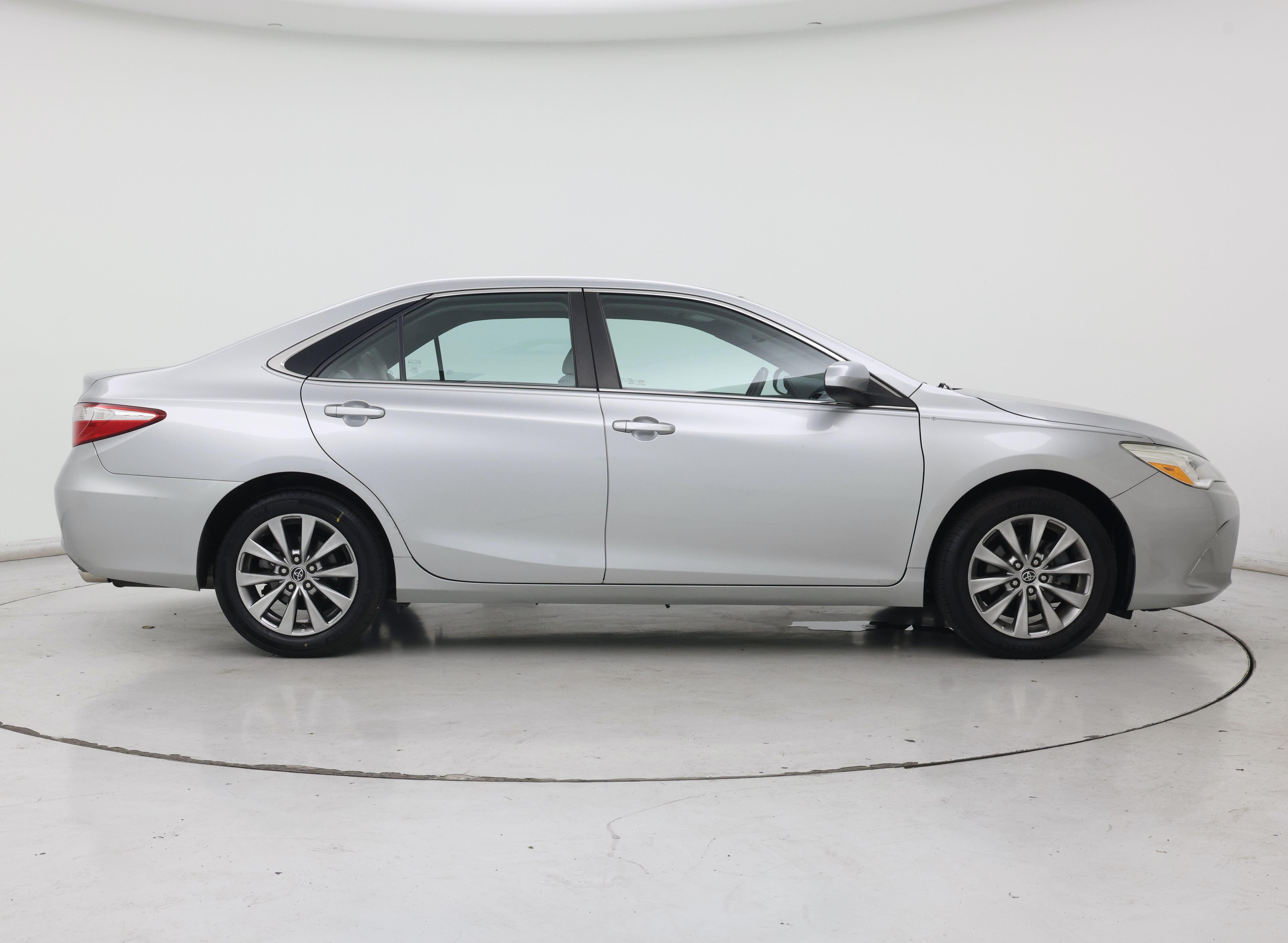 Thumbnail: 2016 Toyota Camry - 7