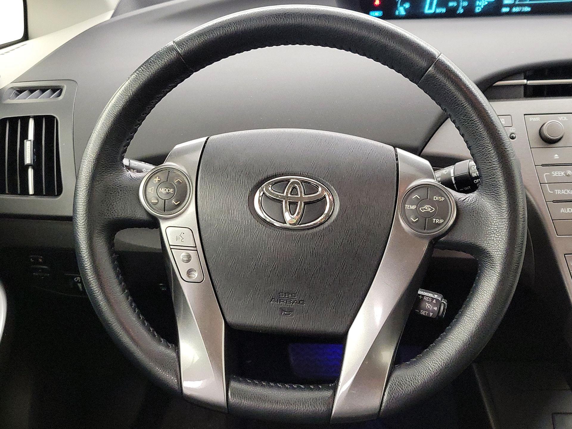 Thumbnail: 2015 Toyota Prius - 10