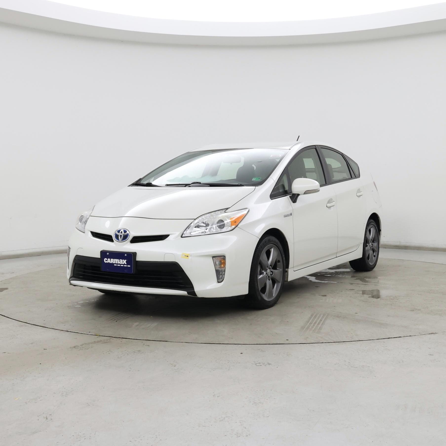 Thumbnail: 2015 Toyota Prius - 4