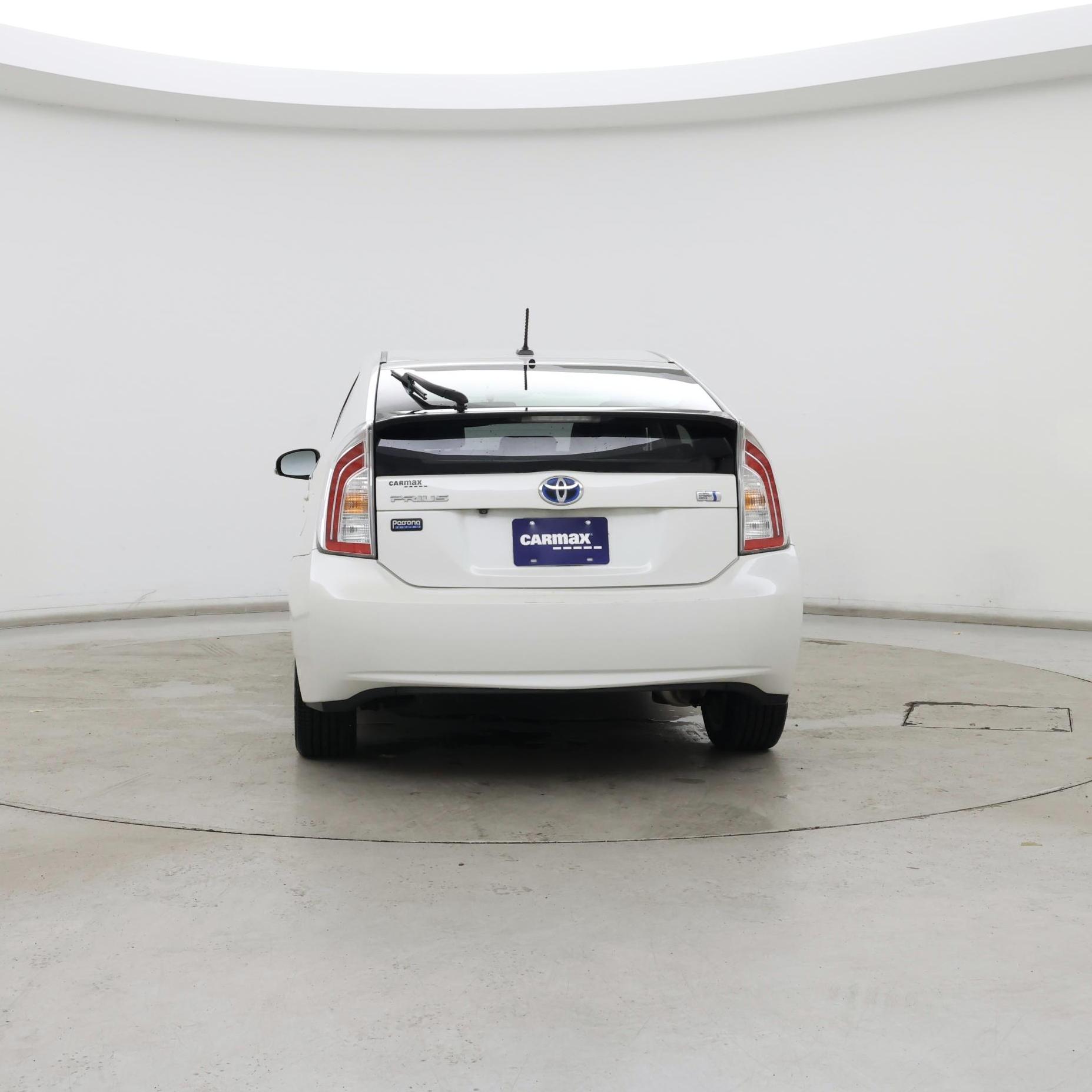 Thumbnail: 2015 Toyota Prius - 6