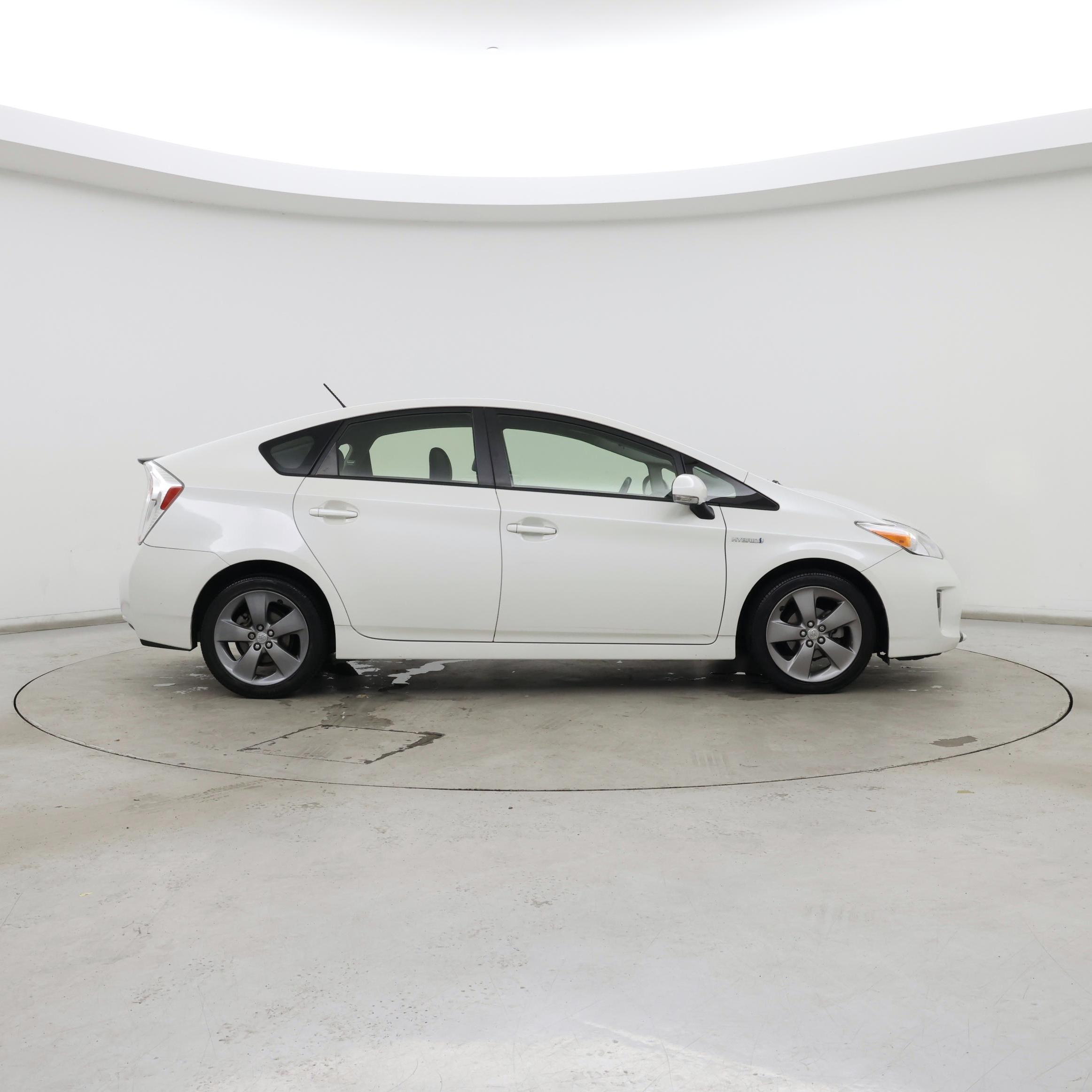 Thumbnail: 2015 Toyota Prius - 7