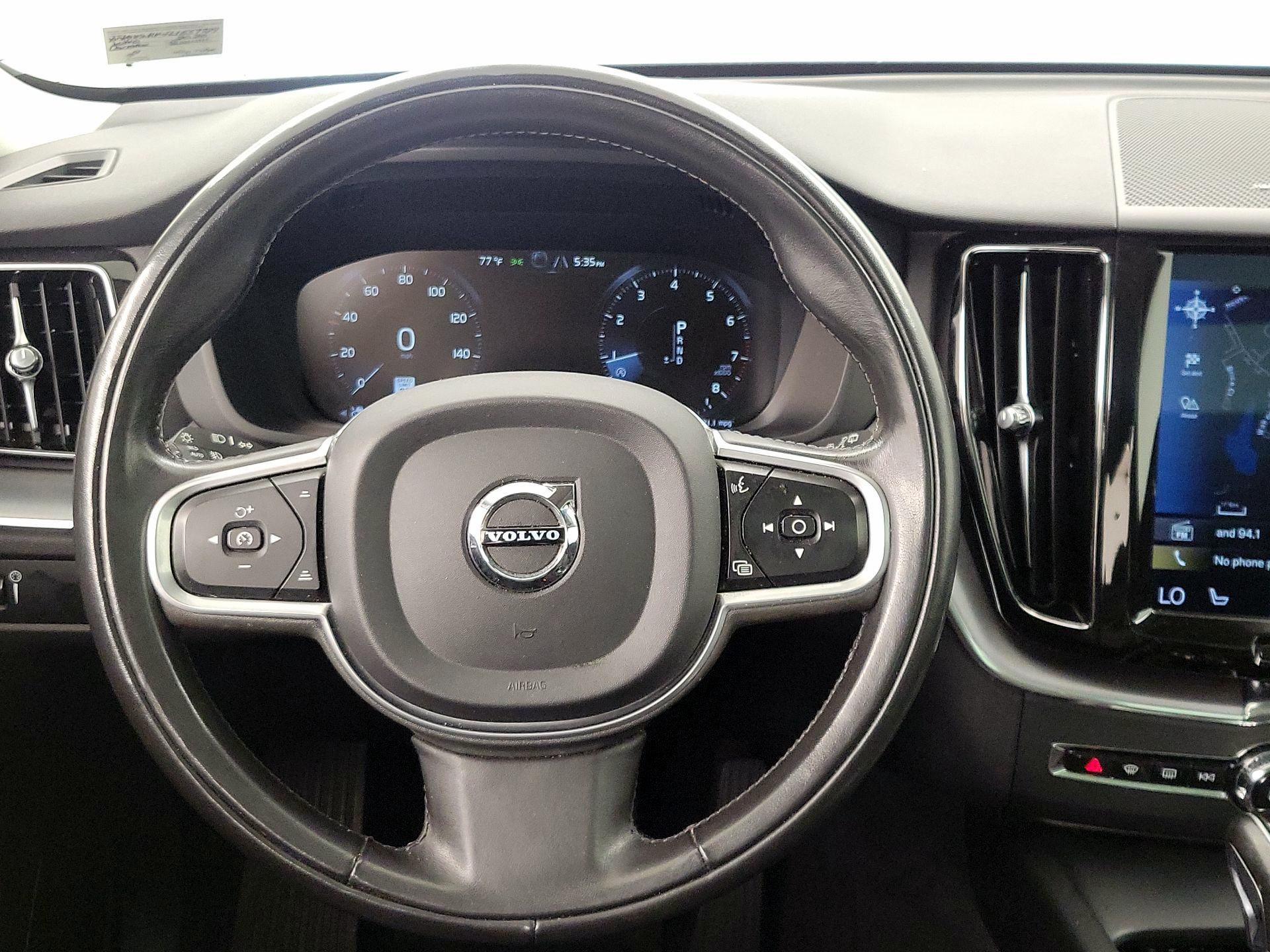 Thumbnail: 2020 Volvo XC60 - 10