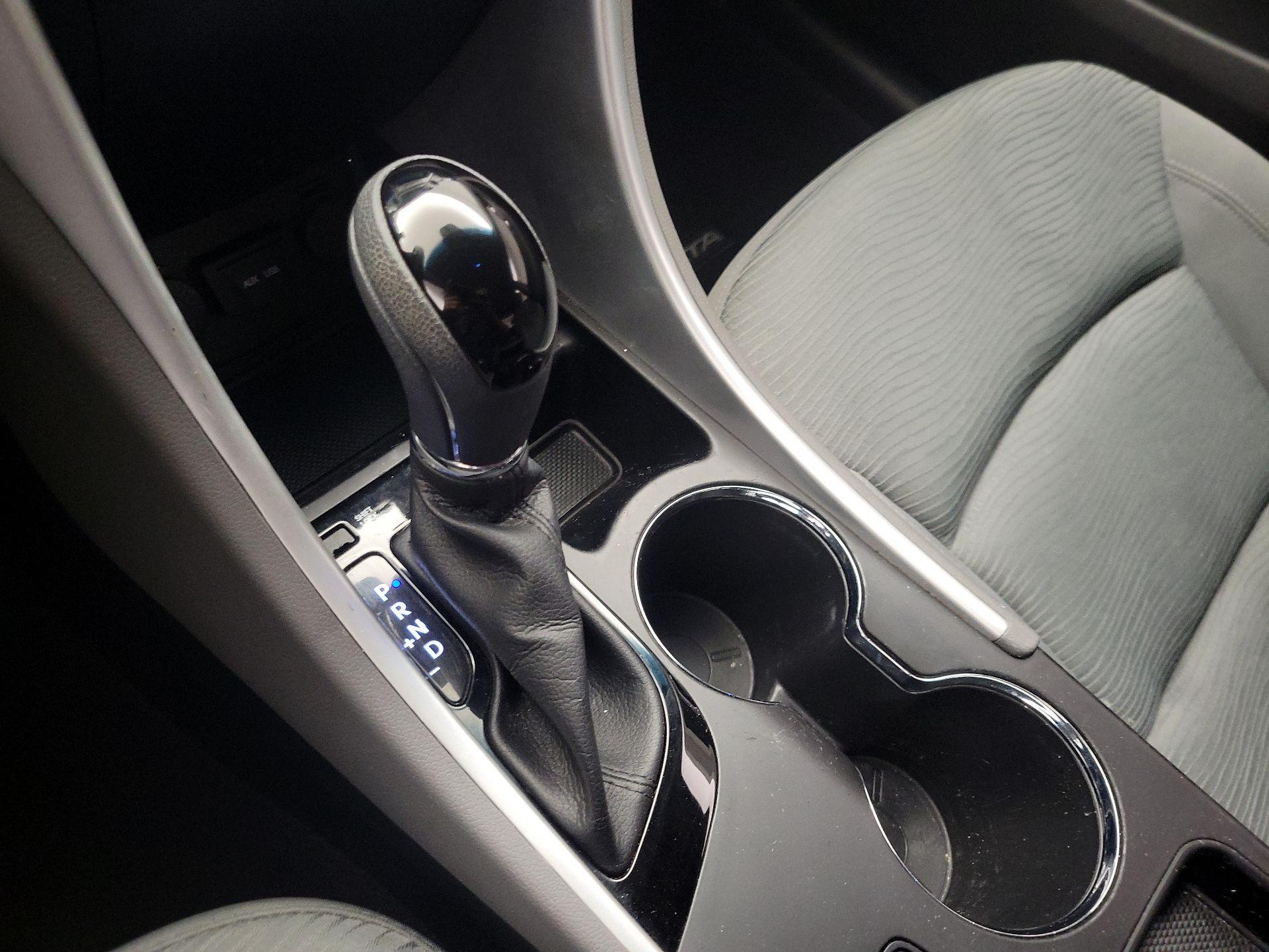 Thumbnail: 2014 Hyundai Sonata - 17