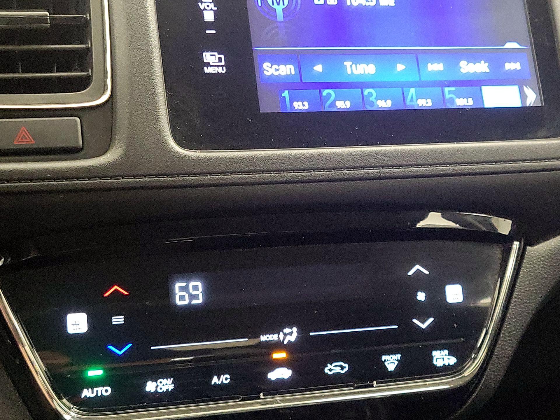 Thumbnail: 2016 Honda HR-V - 16