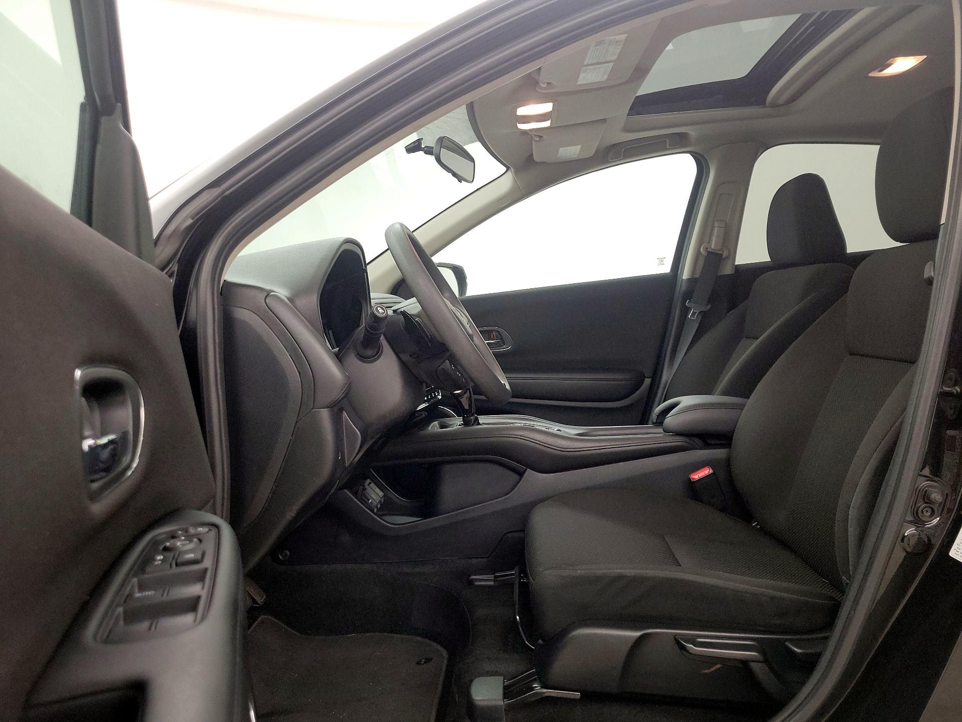 Thumbnail: 2016 Honda HR-V - 19