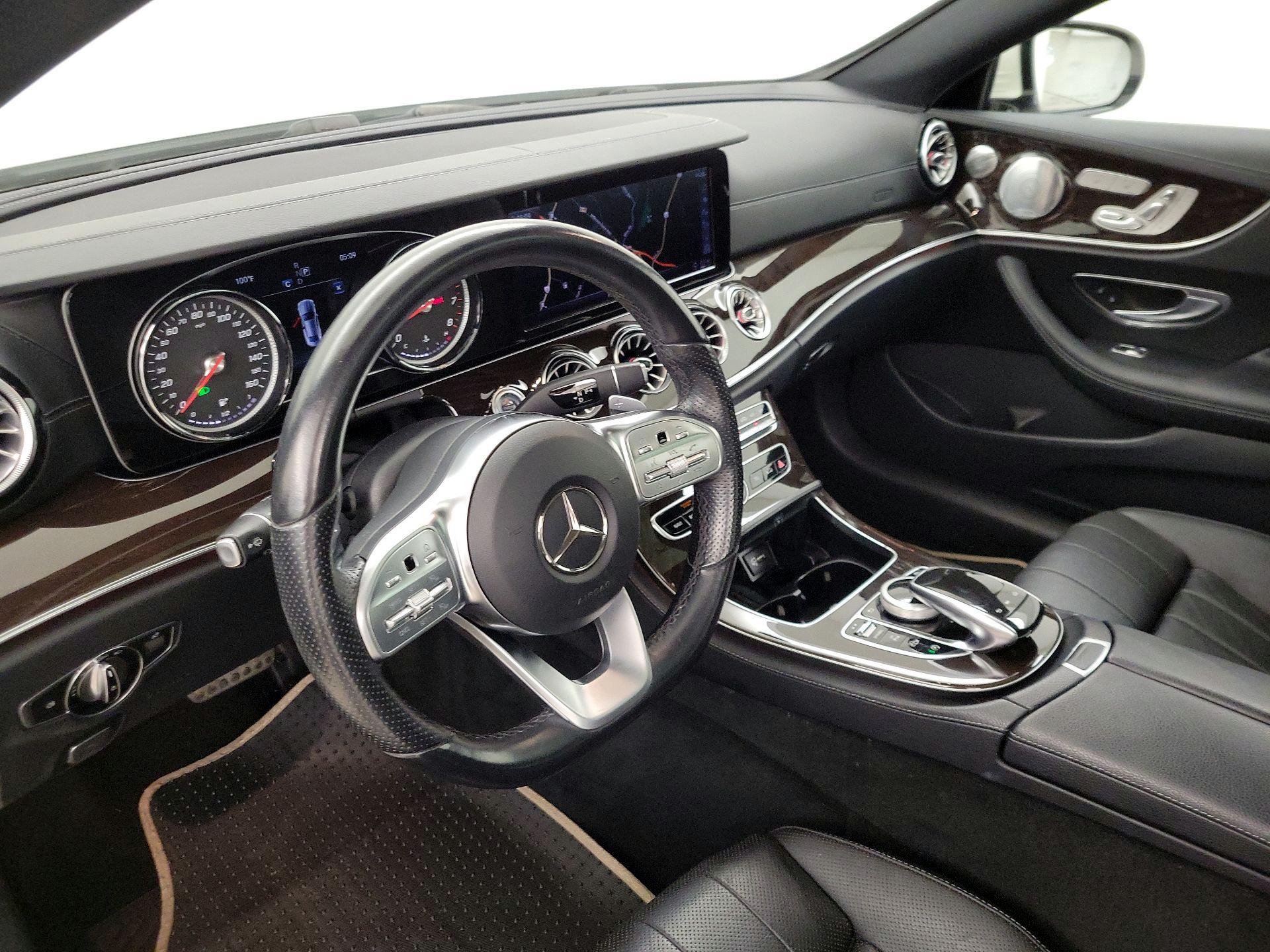 Thumbnail: 2019 Mercedes-Benz E-Class - 9