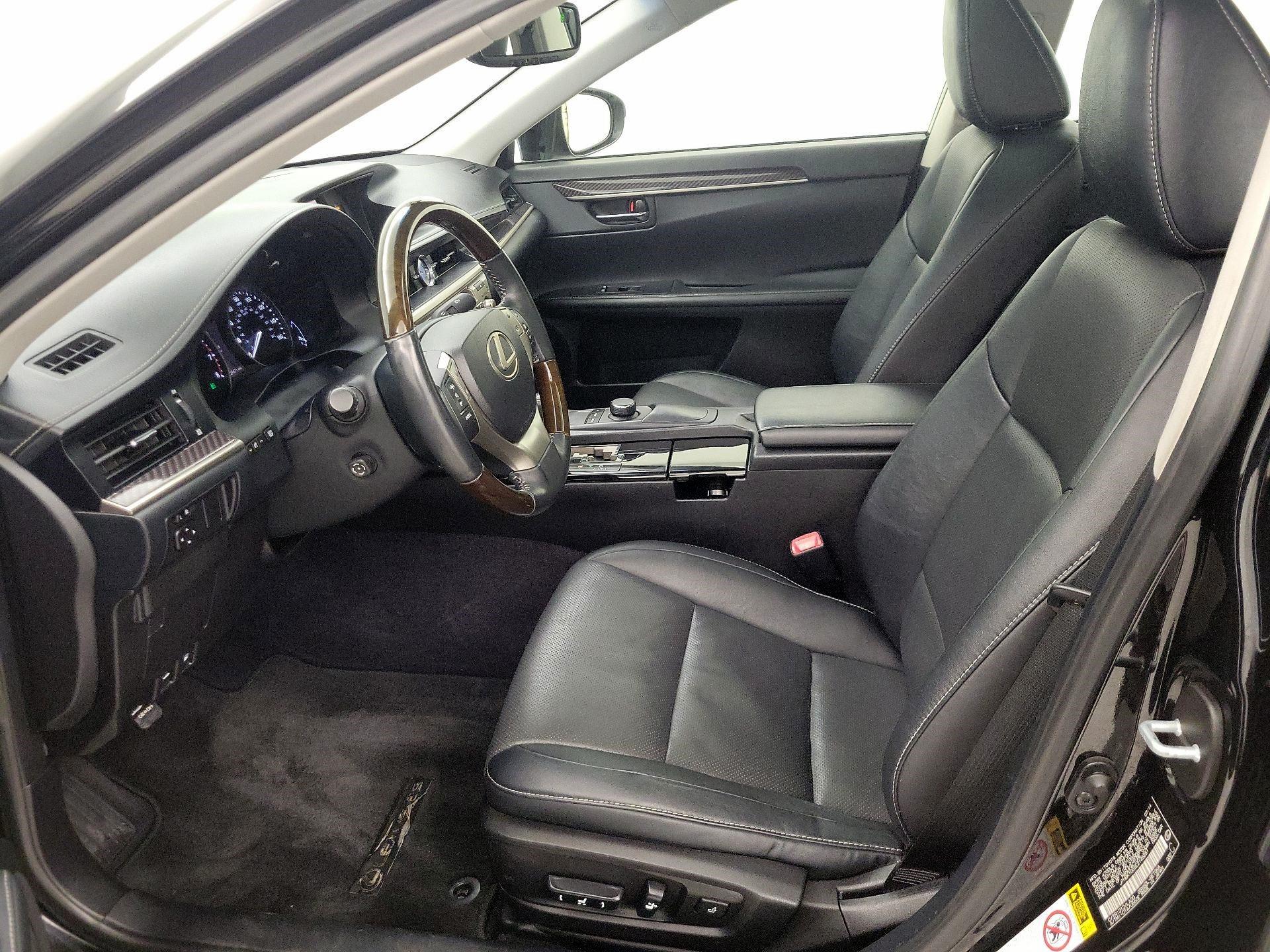 Thumbnail: 2014 Lexus ES - 11