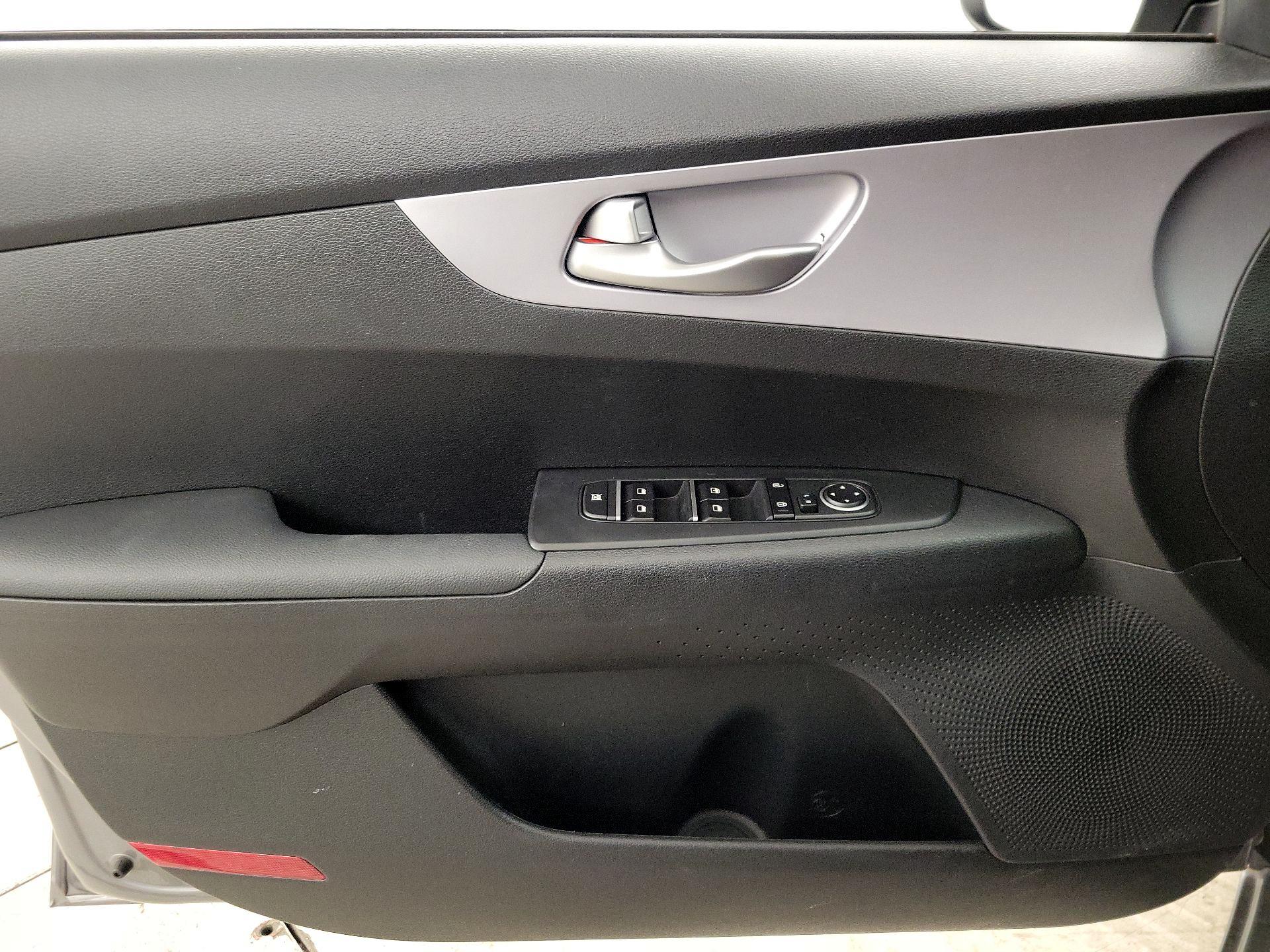 Thumbnail: 2024 Kia Forte - 12